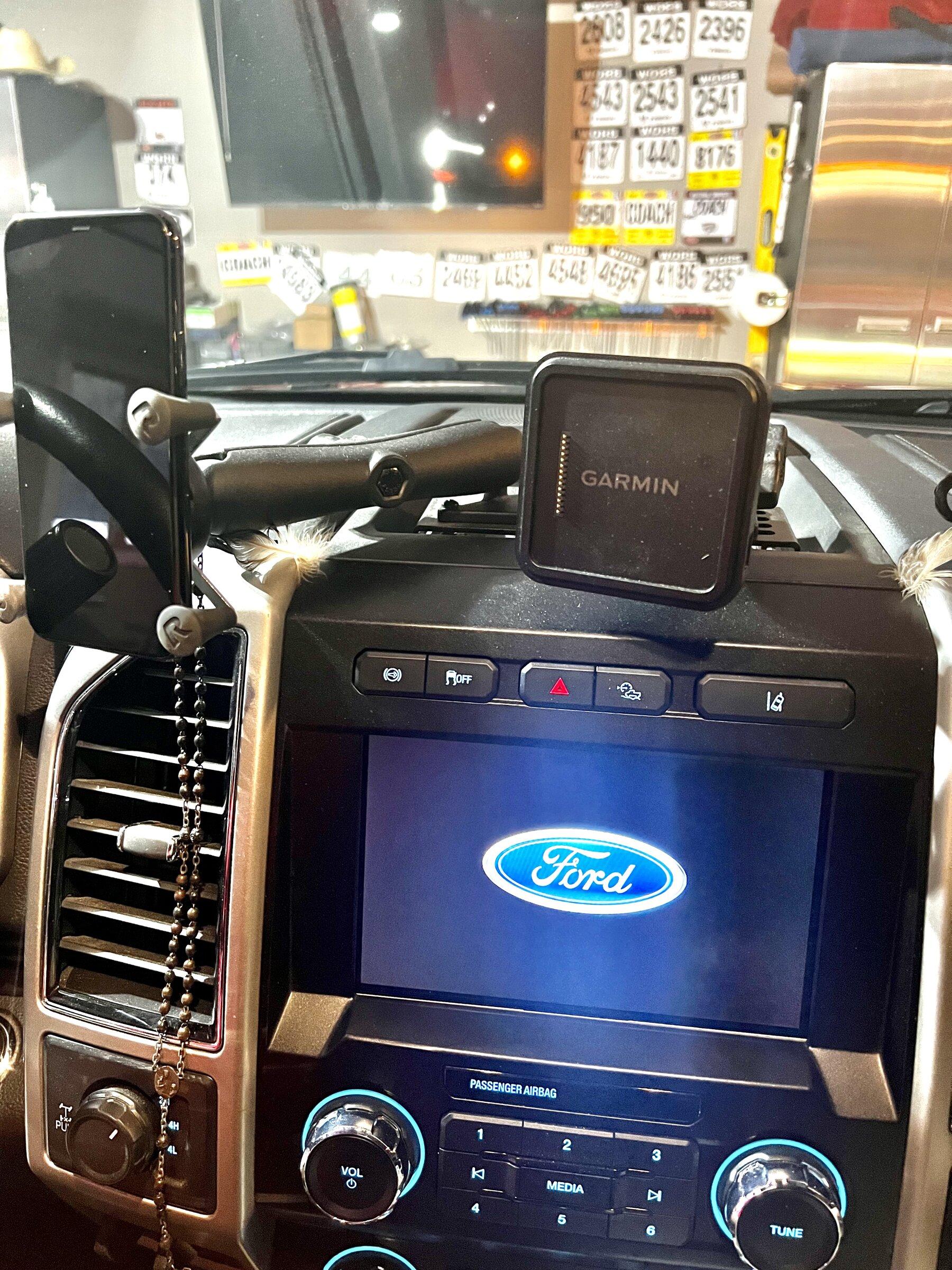 Ford Bronco iPhone Mounting/Charging Solution F9C4330A-3C63-4B6A-92A7-4B4247E09DB4