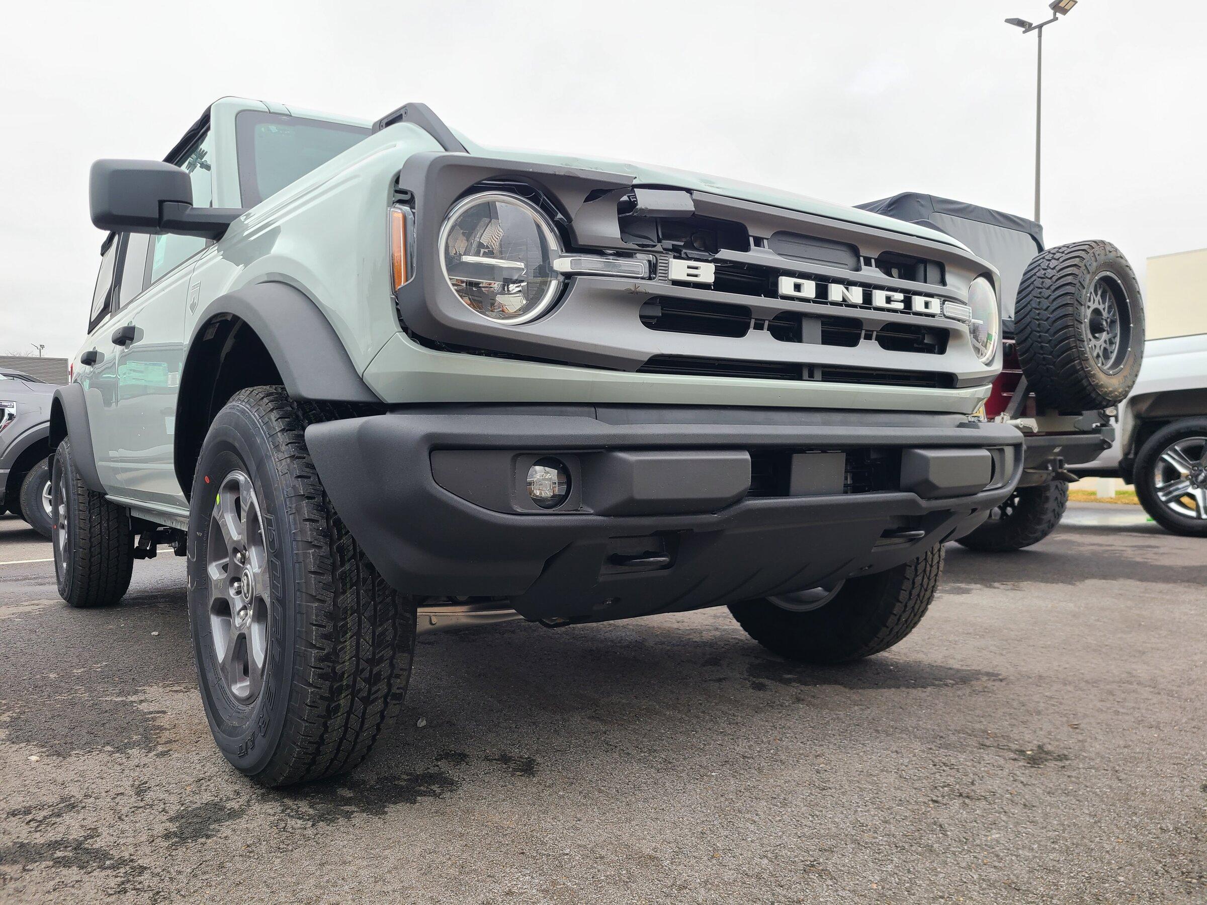 Ford Bronco "Transport" Damage during shipping and more.... 20220203_154504