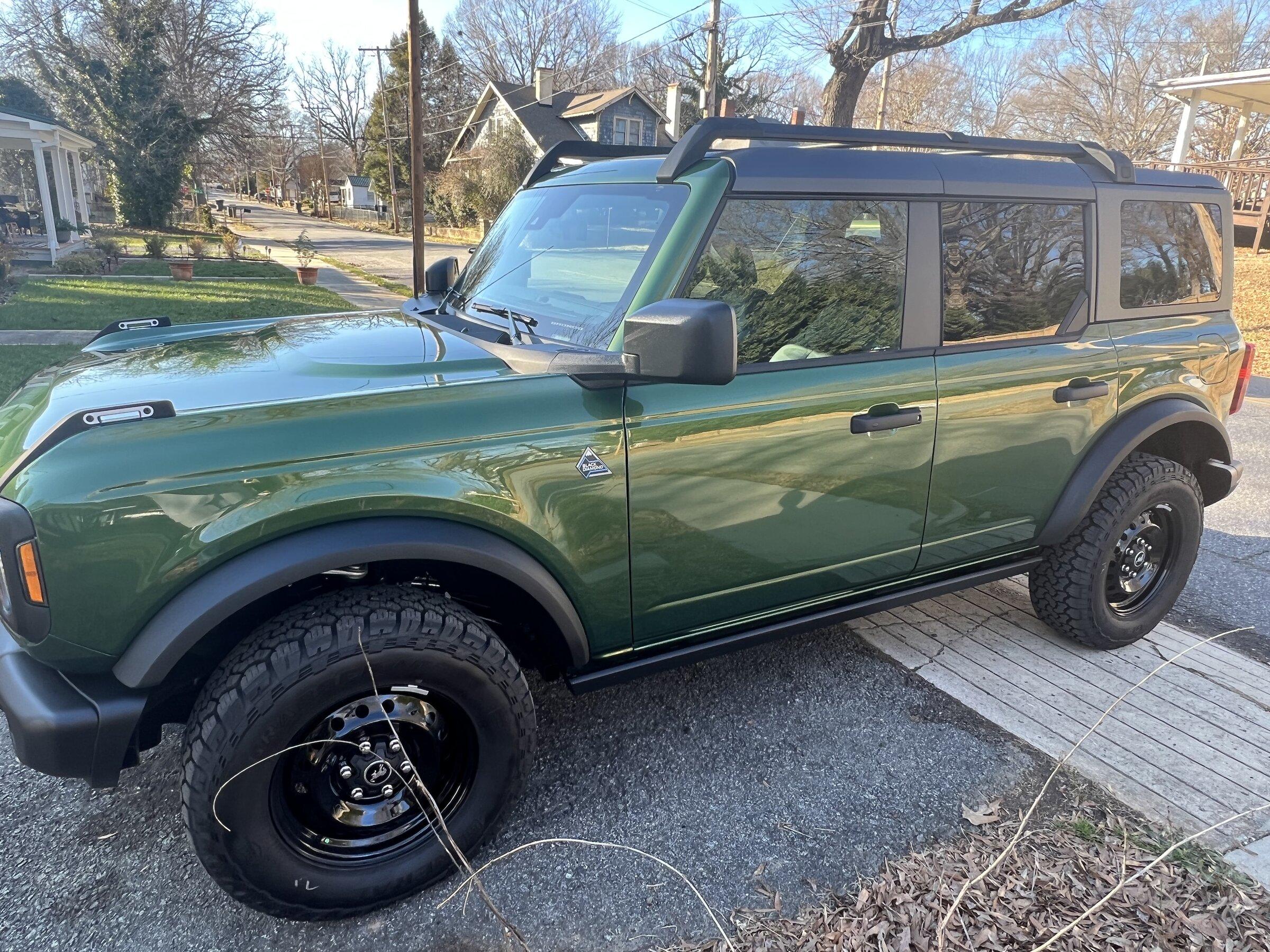 Ford Bronco ERUPTION GREEN Bronco Club 78E8CD59-1CC2-4D8E-8F51-8094725746C7