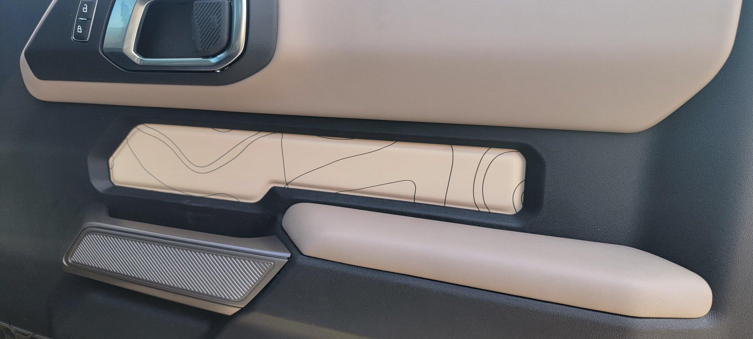 Ford Bronco Custom Graphics Full Vehicle Wrap. Door Jams! Roll Bar! Grill Letters! and More! 20220209_135535