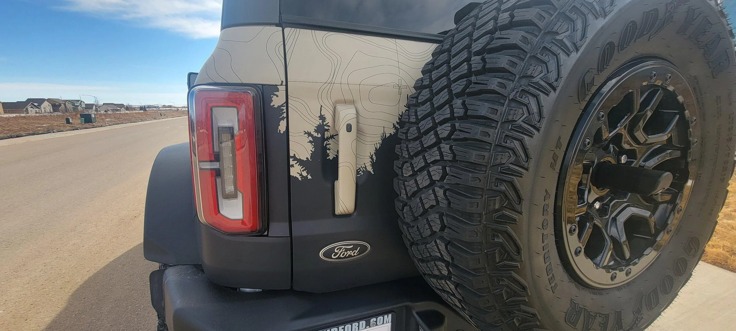 Ford Bronco Custom Graphics Full Vehicle Wrap. Door Jams! Roll Bar! Grill Letters! and More! 20220209_135457