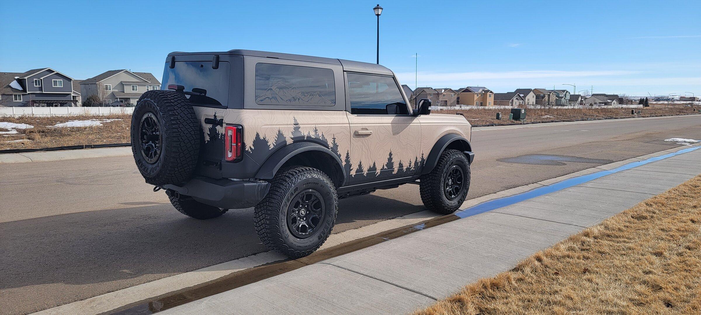 Ford Bronco Custom Graphics Full Vehicle Wrap. Door Jams! Roll Bar! Grill Letters! and More! 20220209_135430