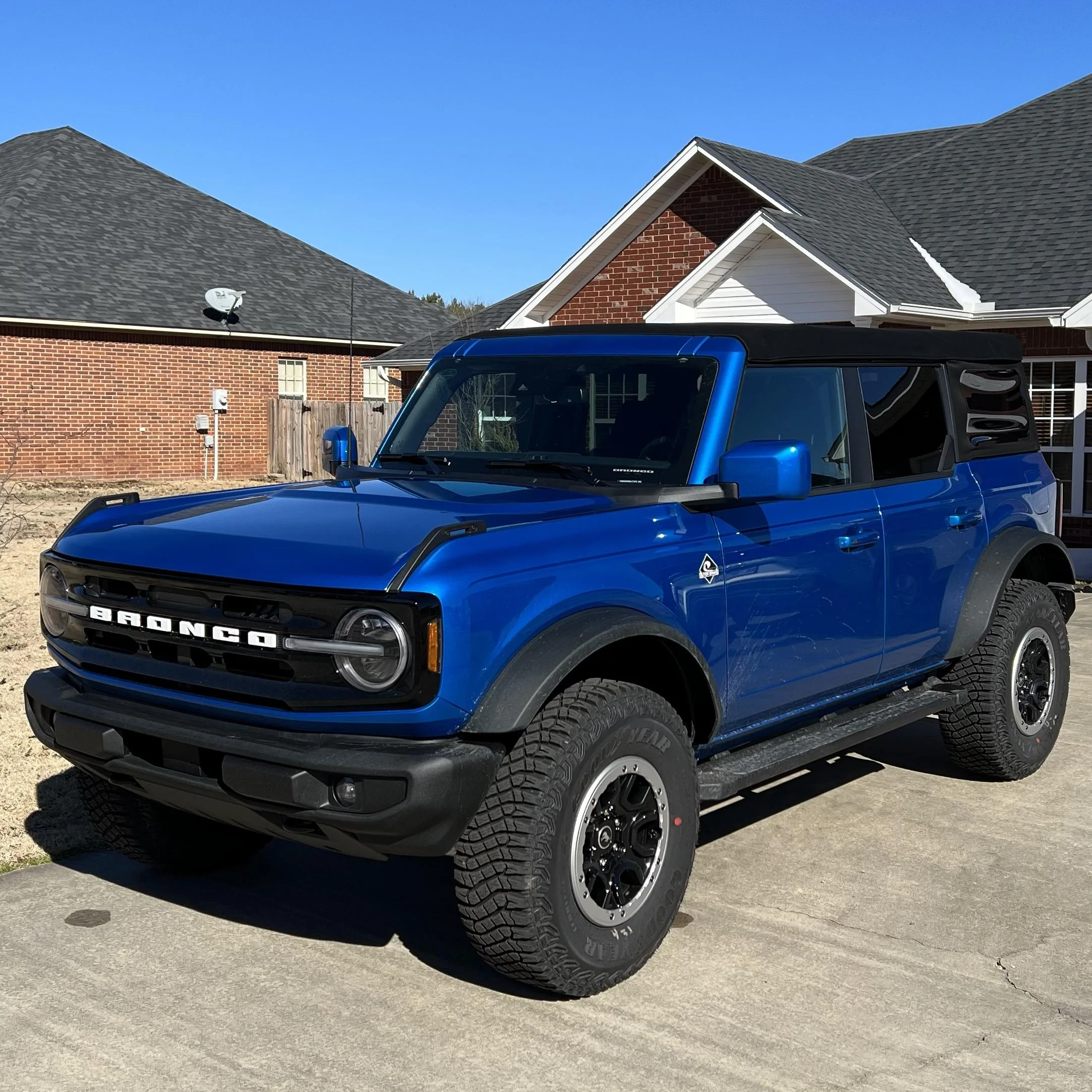 Ford Bronco Hello From Arkansas 1D0BC010-DA4D-4FBD-8231-101A7185D2BF