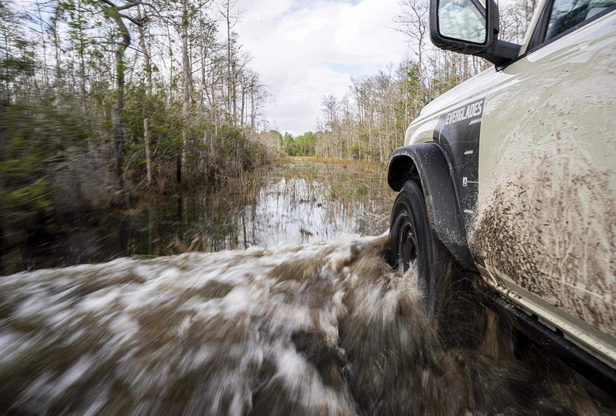 2022 Ford Bronco Everglades_Desert Sand_15.jpg