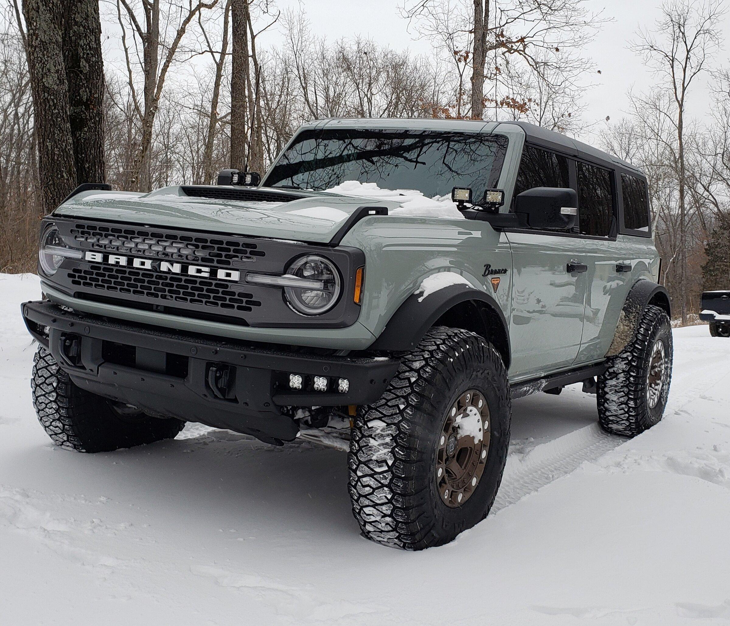 Ford Bronco Cactus Gray WildTrak on 37s - No lift 20220203_172046