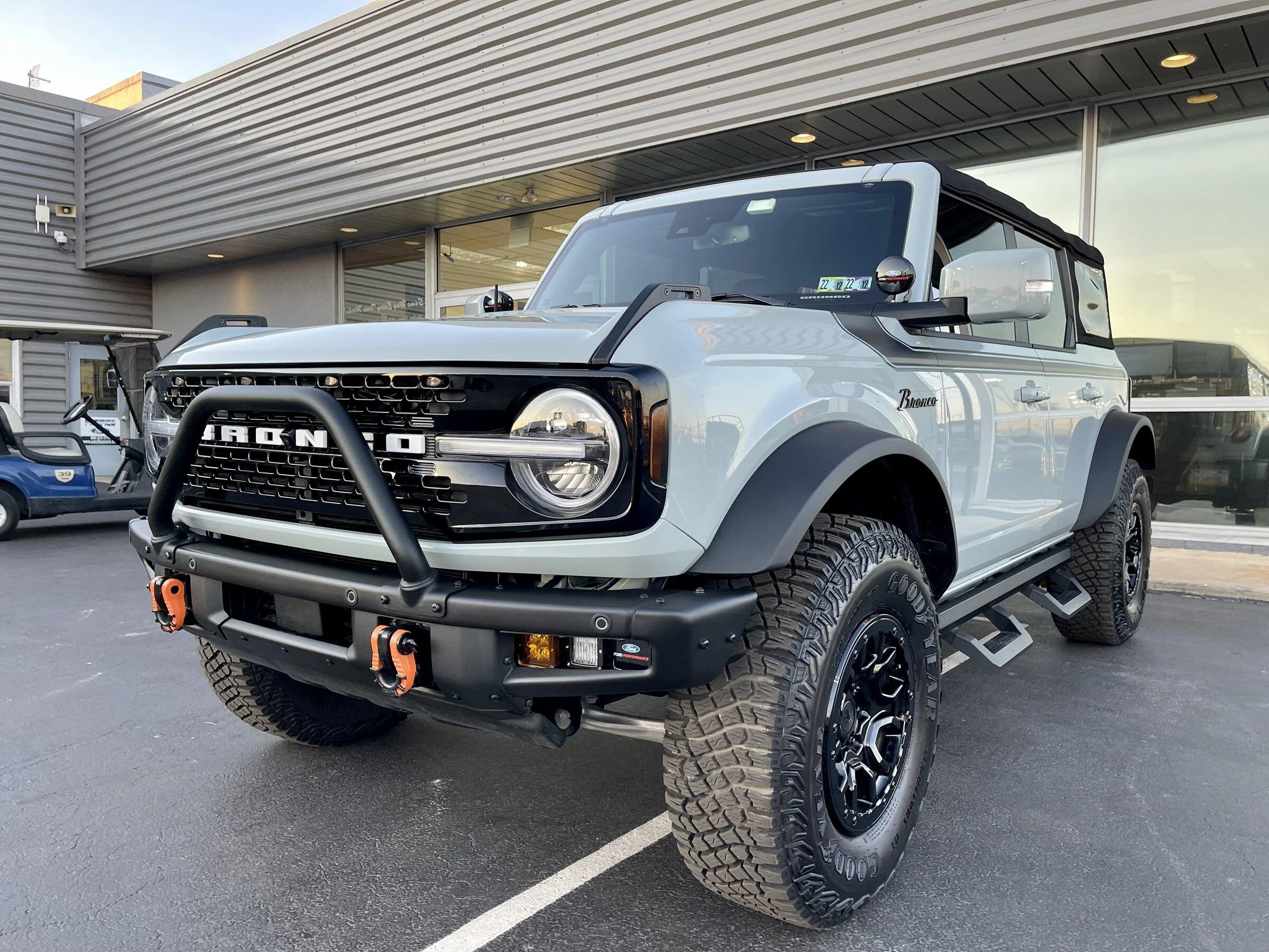 Ford Bronco CACTUS GRAY Bronco Club AC17861A-FEF2-42A3-B96B-2EA16AF3B54C