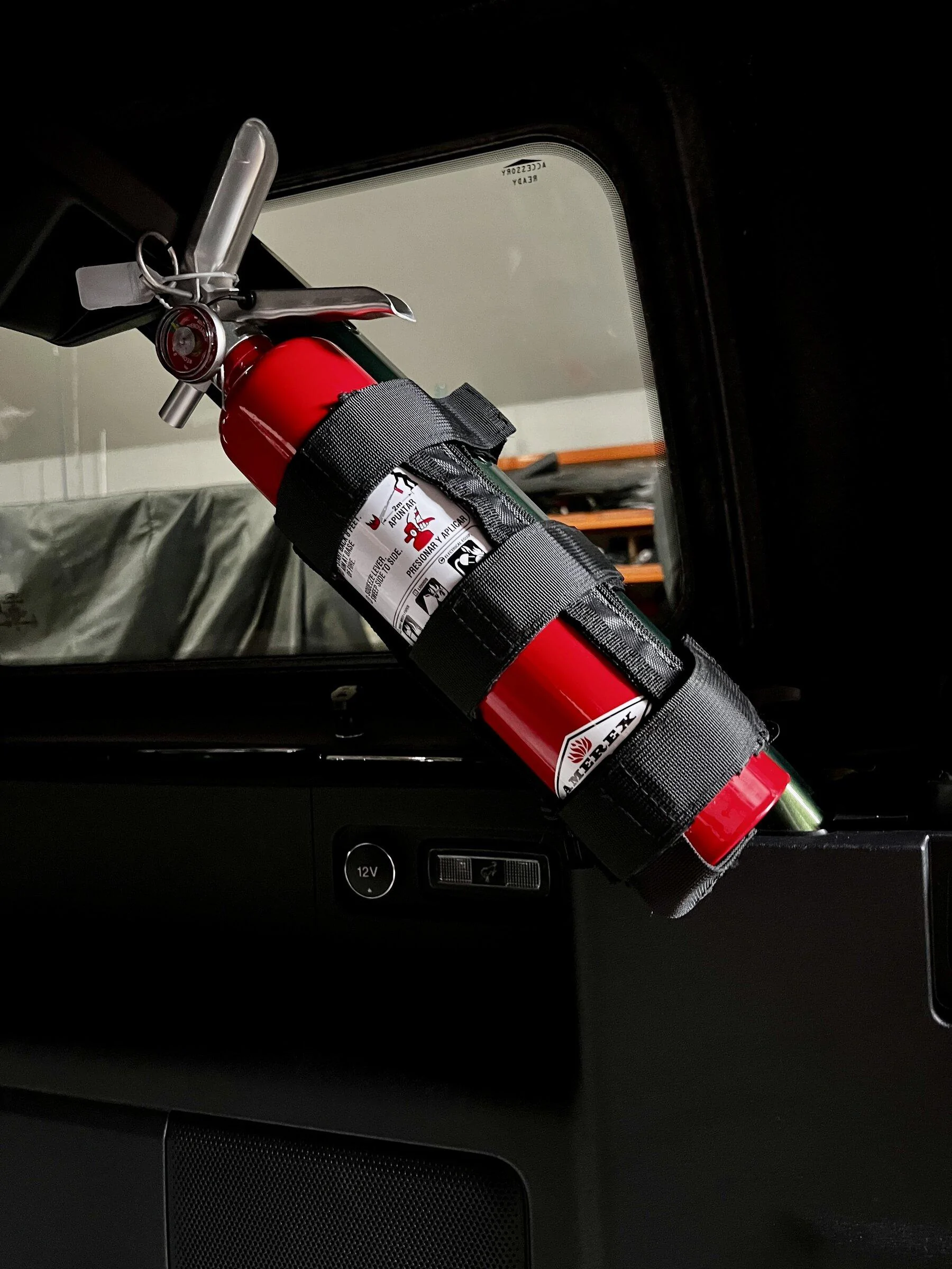 Ford Bronco Fire Extinguisher 860ED664-BE15-4520-8851-EF31D1890D94