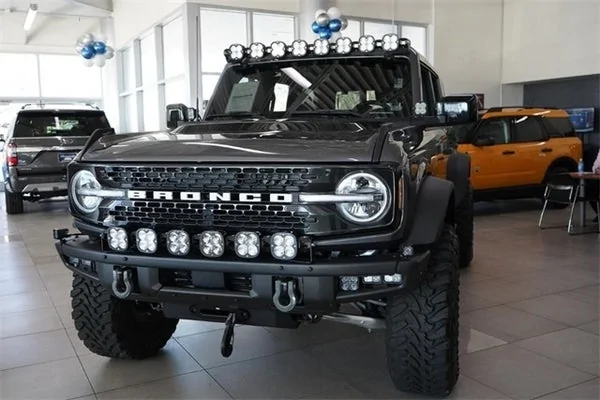 Ford Bronco Rendering: Winch mounted inside HD modular bumper by RTR 2