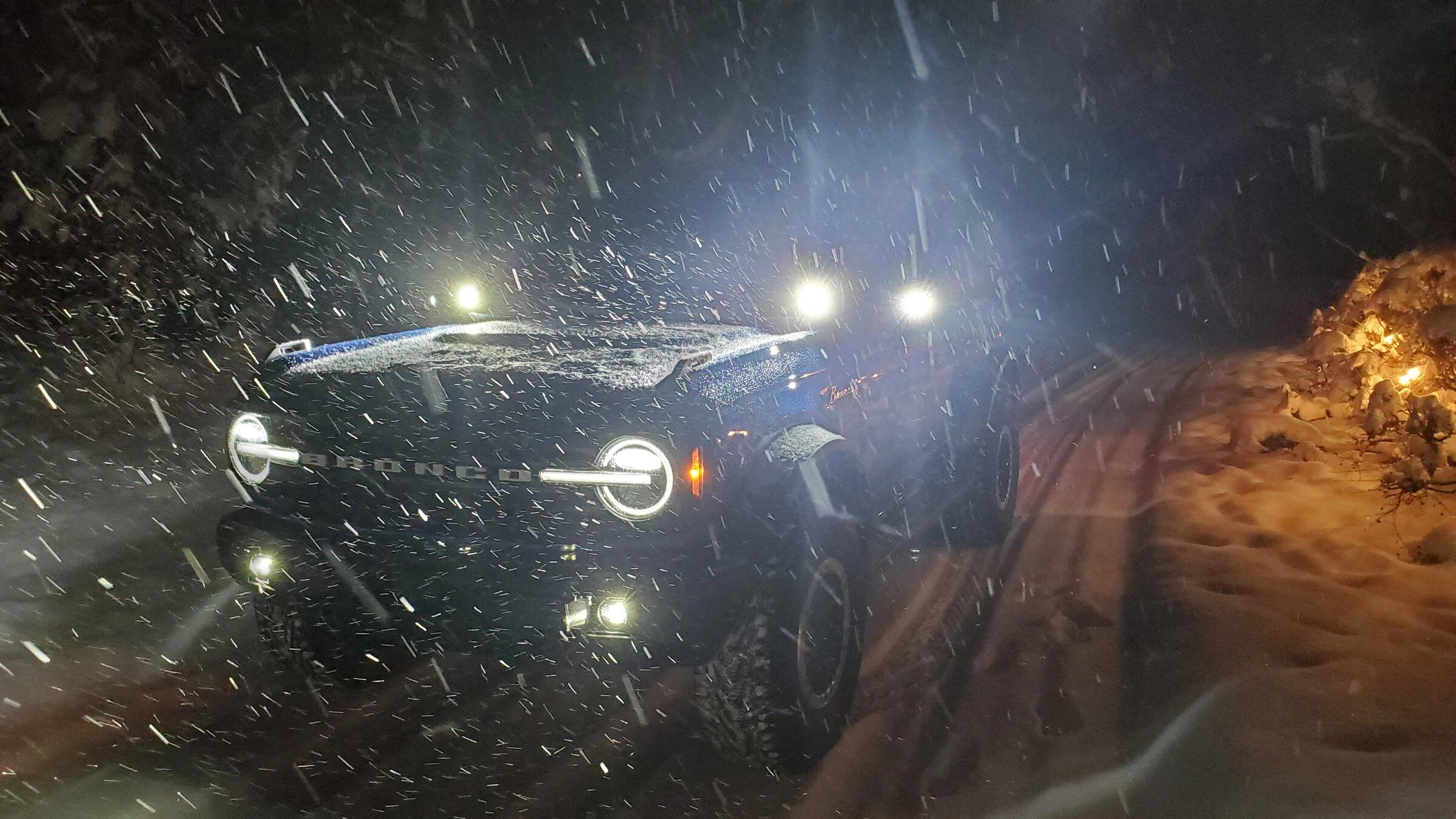 Ford Bronco Rigid 360 pod with backlight 20211130_170440