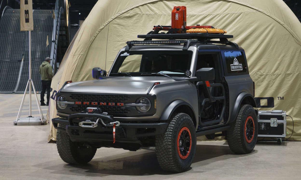 Ford Bronco Photos: Bronco Raptor, Everglades & More @ 2022 Chicago Auto Show 1644702213174