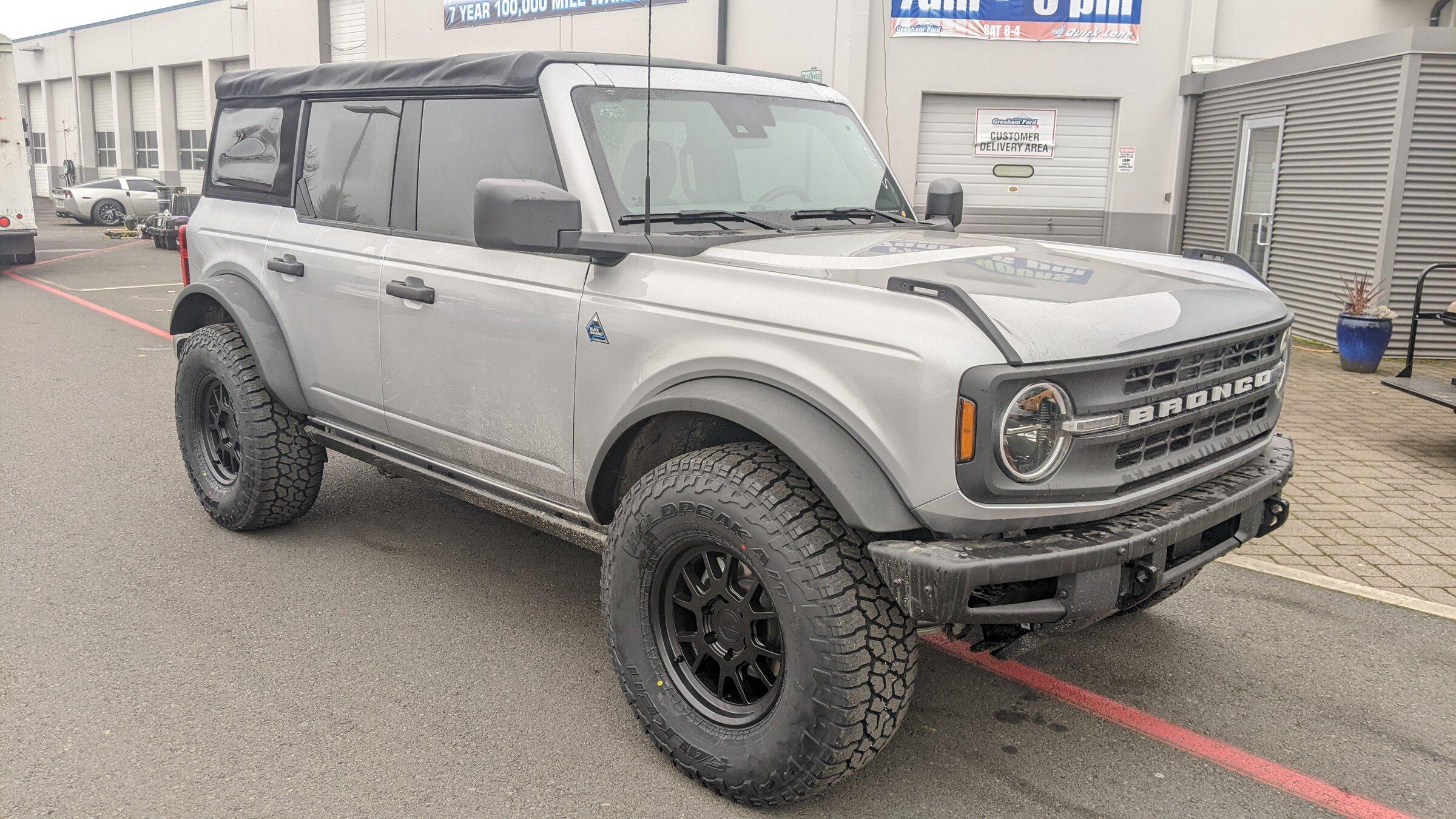 Ford Bronco ICONIC SILVER Bronco Club PXL_20220210_184216500