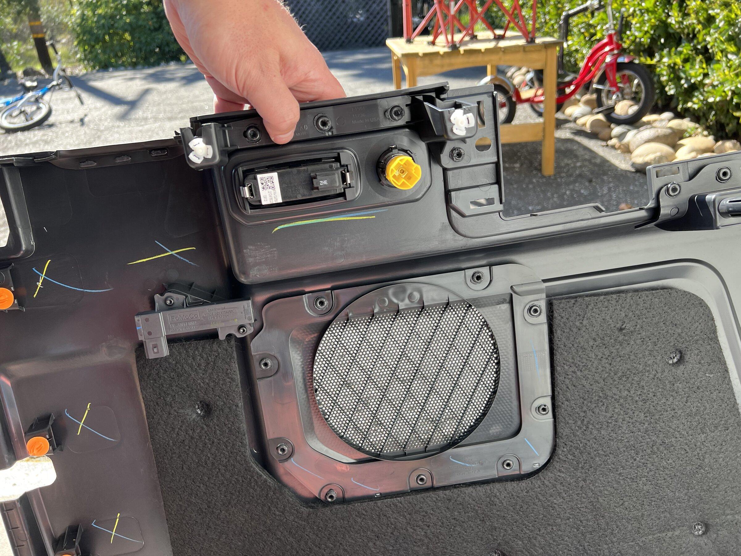 Ford Bronco Cargo area side panel diagram / sub rattle 46EA152F-A694-4B3C-B922-9017EF17B6AB