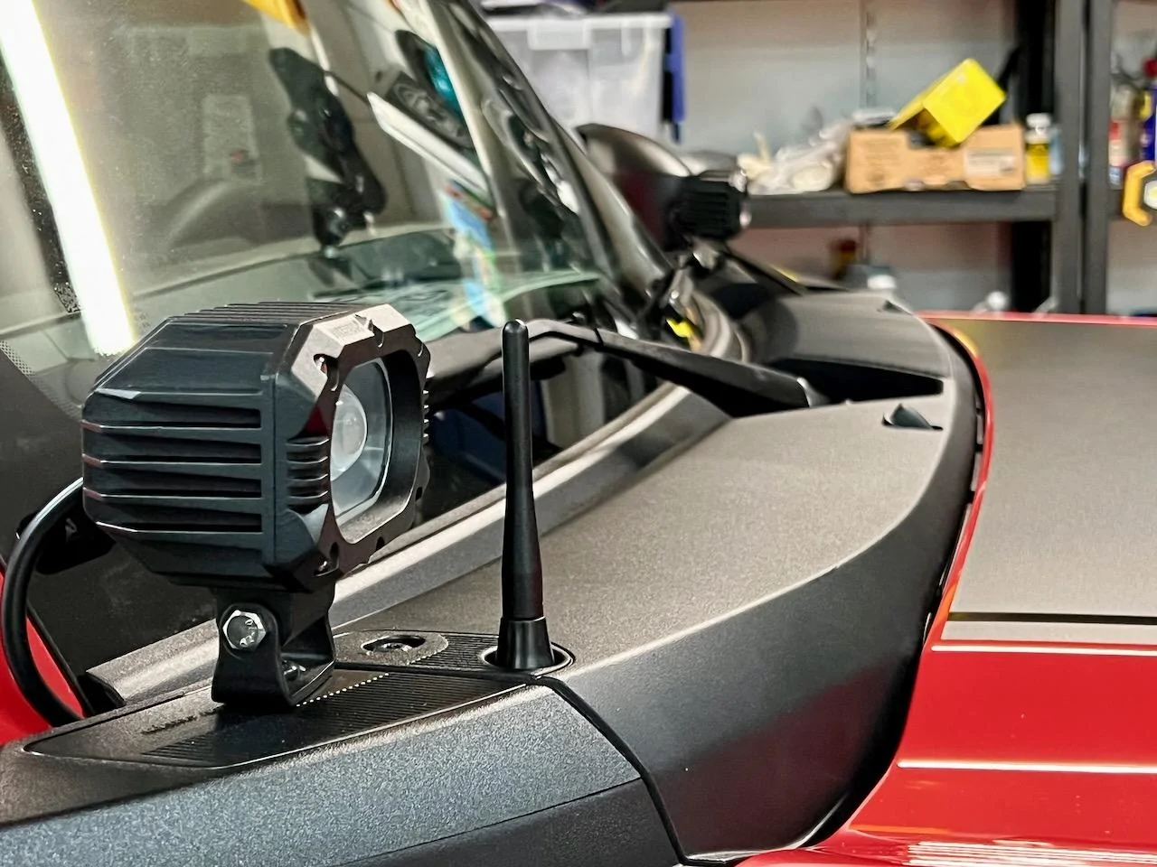 Ford Bronco PFBZ: Race Red Wildtrak 2-door bronco pod lights - 4