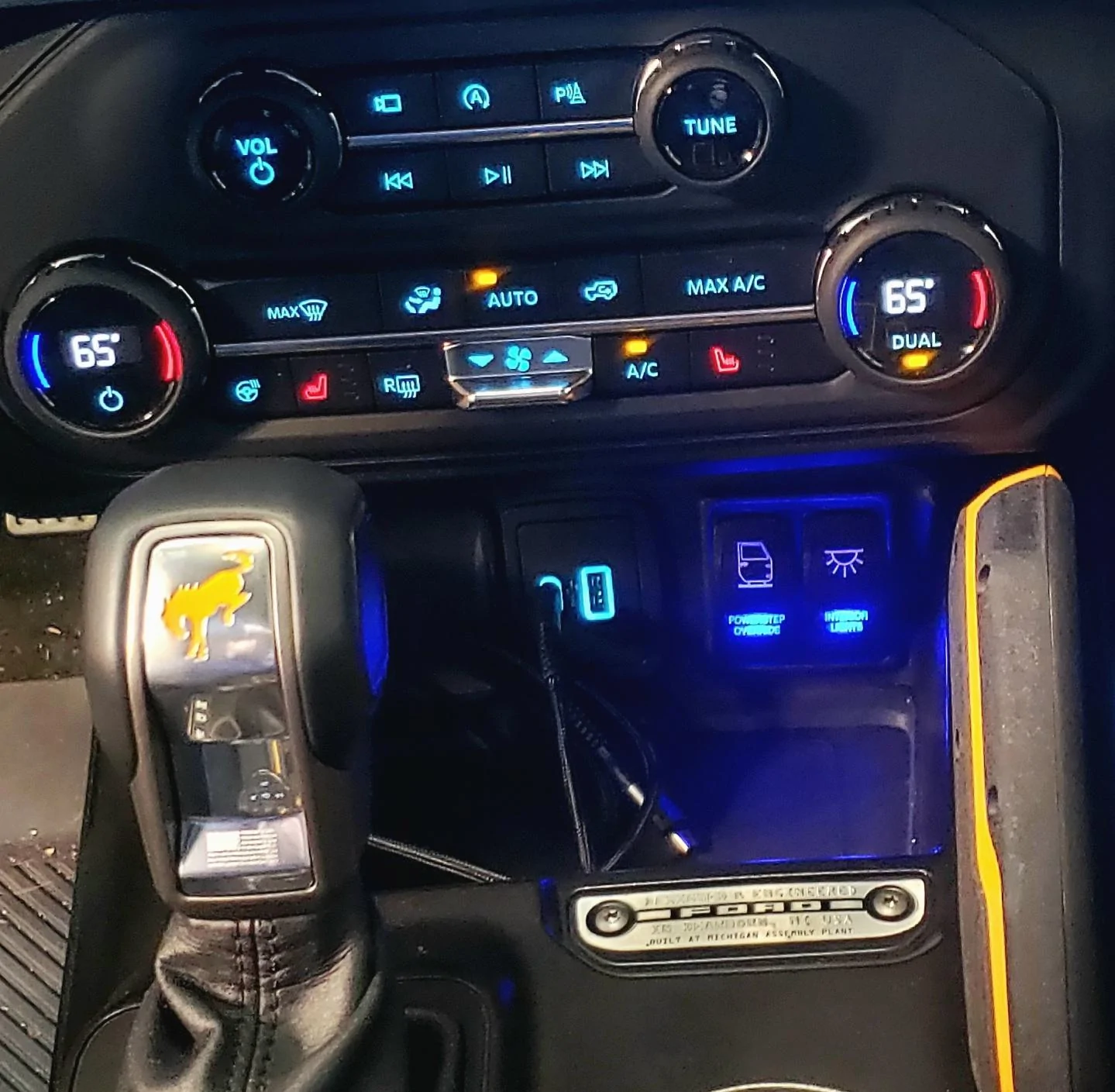 Ford Bronco DIY - Adding Aftermarket Switches to Floor Console for LED Lights and Power Steps 20220213_164028
