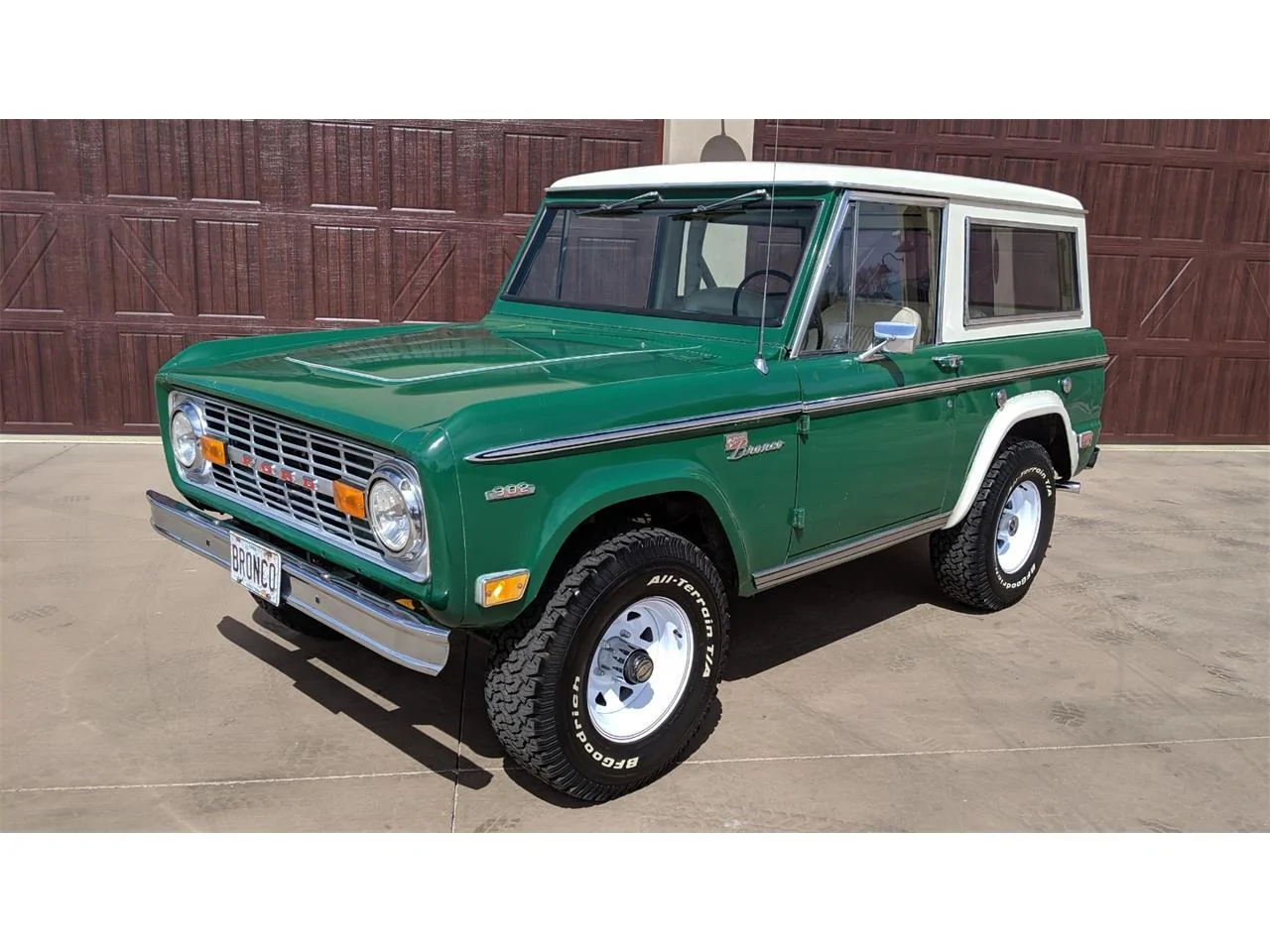 Ford Bronco Eruption Green Bronco 2-Door With White Roof Render Norway Green