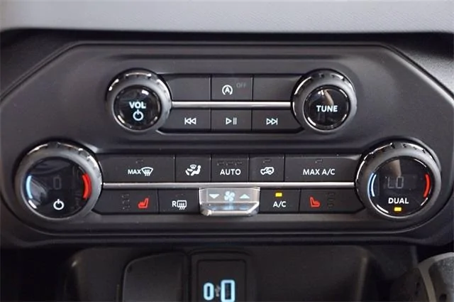 Ford Bronco Steering wheel pause button? 67B33D70-1D2A-466A-937E-02C91947D63E