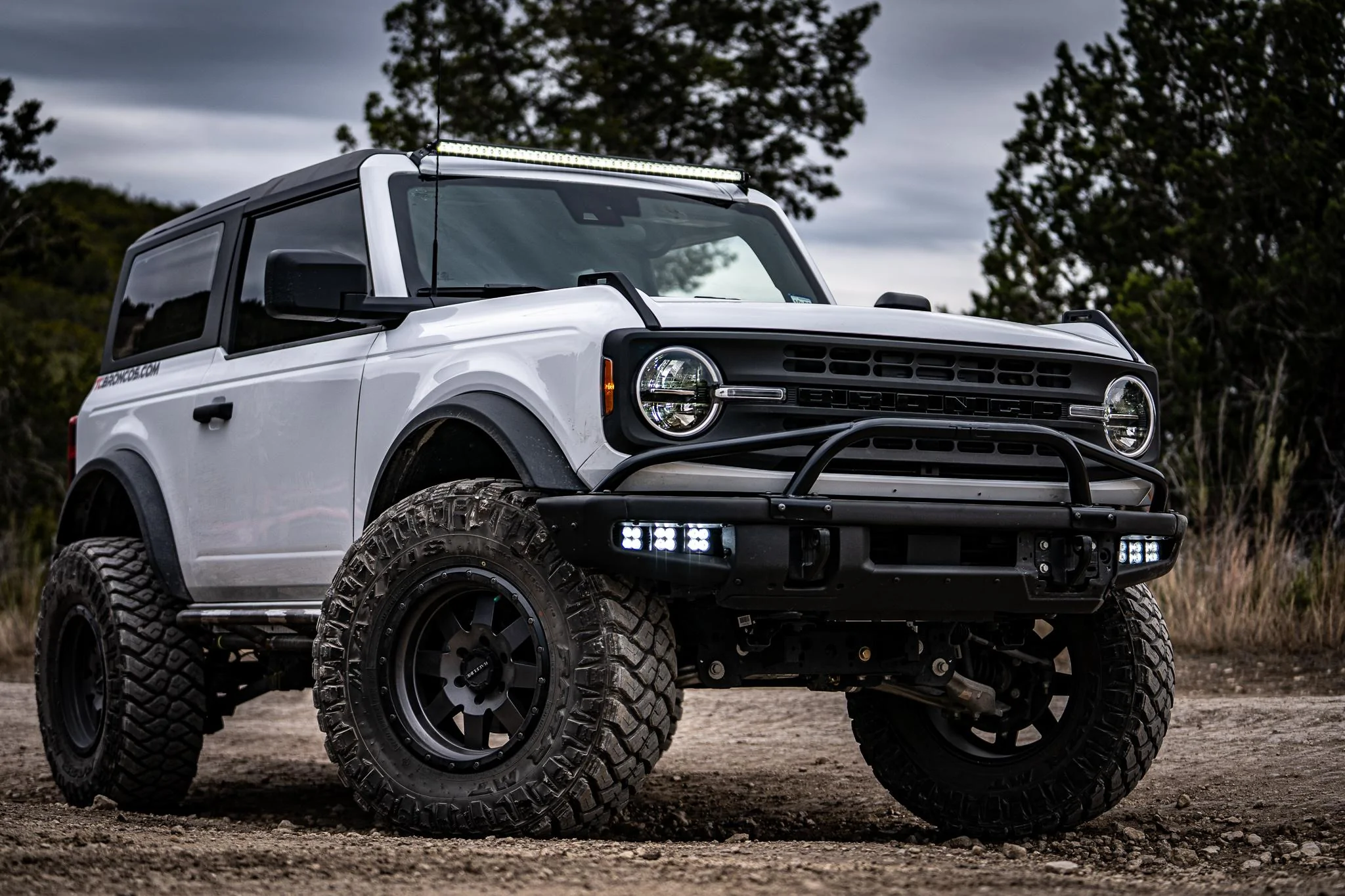 Ford Bronco Modular Bumper Pre-Runner Bar (that doesn't block BRONCO) DSC01035