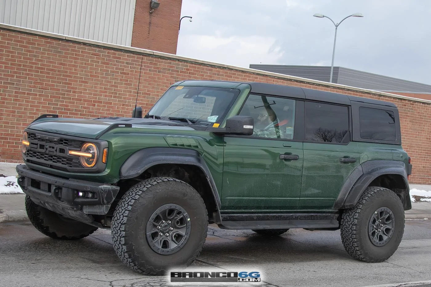 Ford Bronco Newest Looks at Eruption Green Bronco Raptor bronco-raptor-eruption-green-spied-1