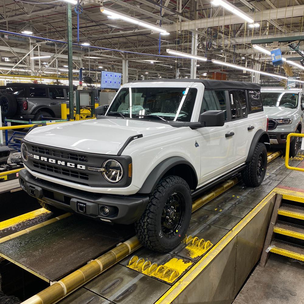 Ford Bronco 🛠 01/24/22 Build Week Group image