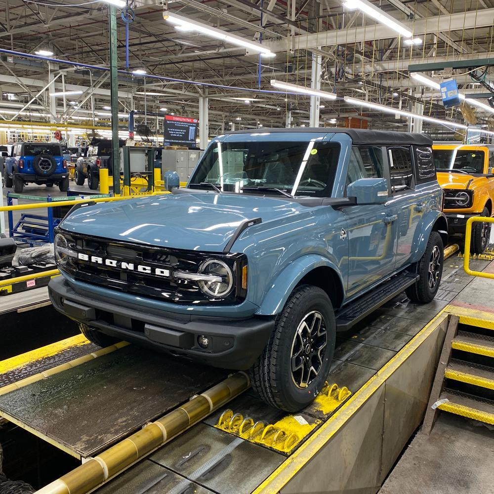Ford Bronco 🛠 01/24/22 Build Week Group image