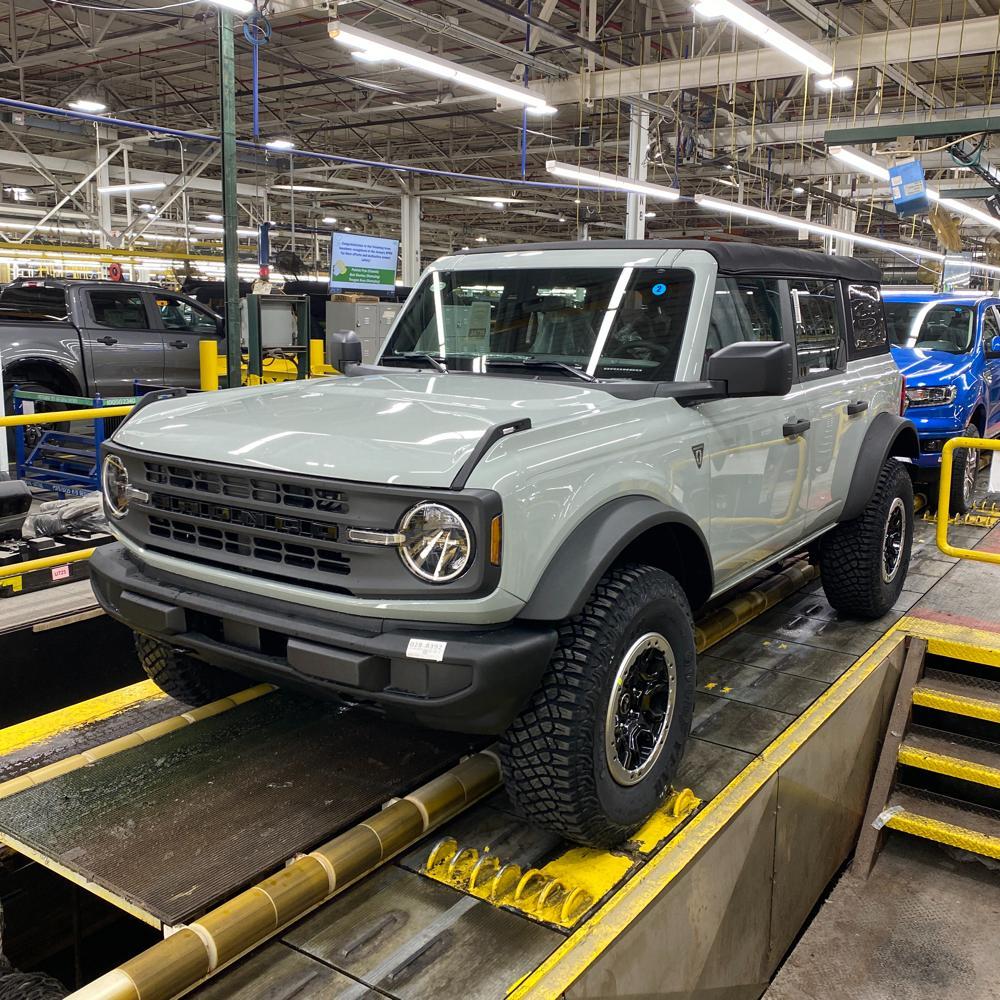 Ford Bronco 🛠 01/24/22 Build Week Group image