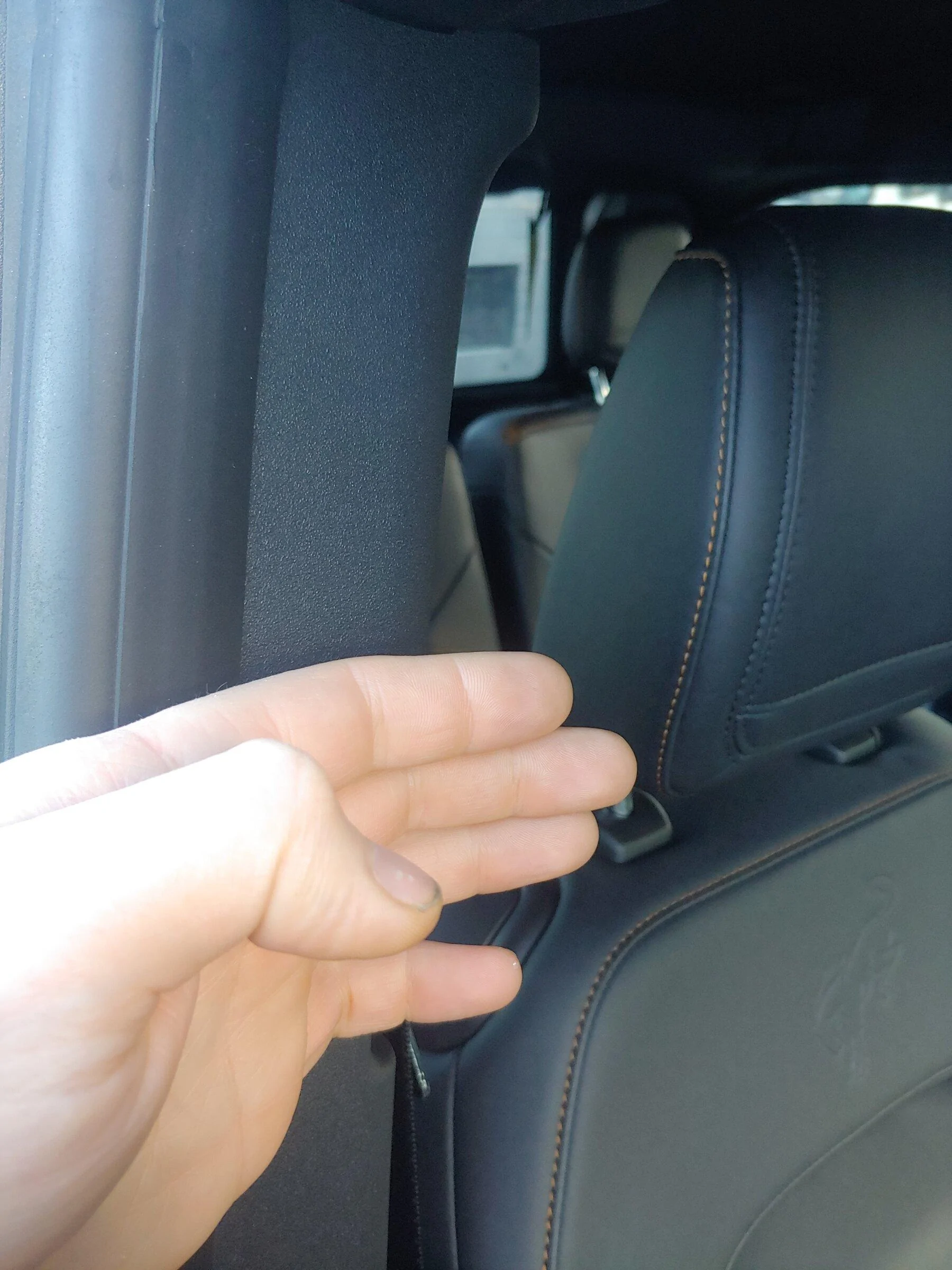 Ford Bronco Adding a grab handle to 2dr B pillar 20220216_092417_HDR