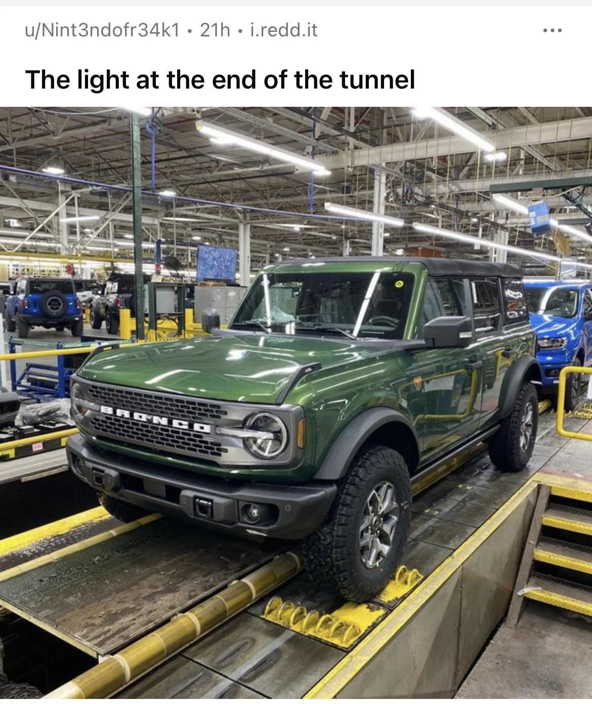 Ford Bronco Badlands vs Base - Eruption green. 3A8DF6C9-AFB7-4D9D-9551-06D4B34C92D7