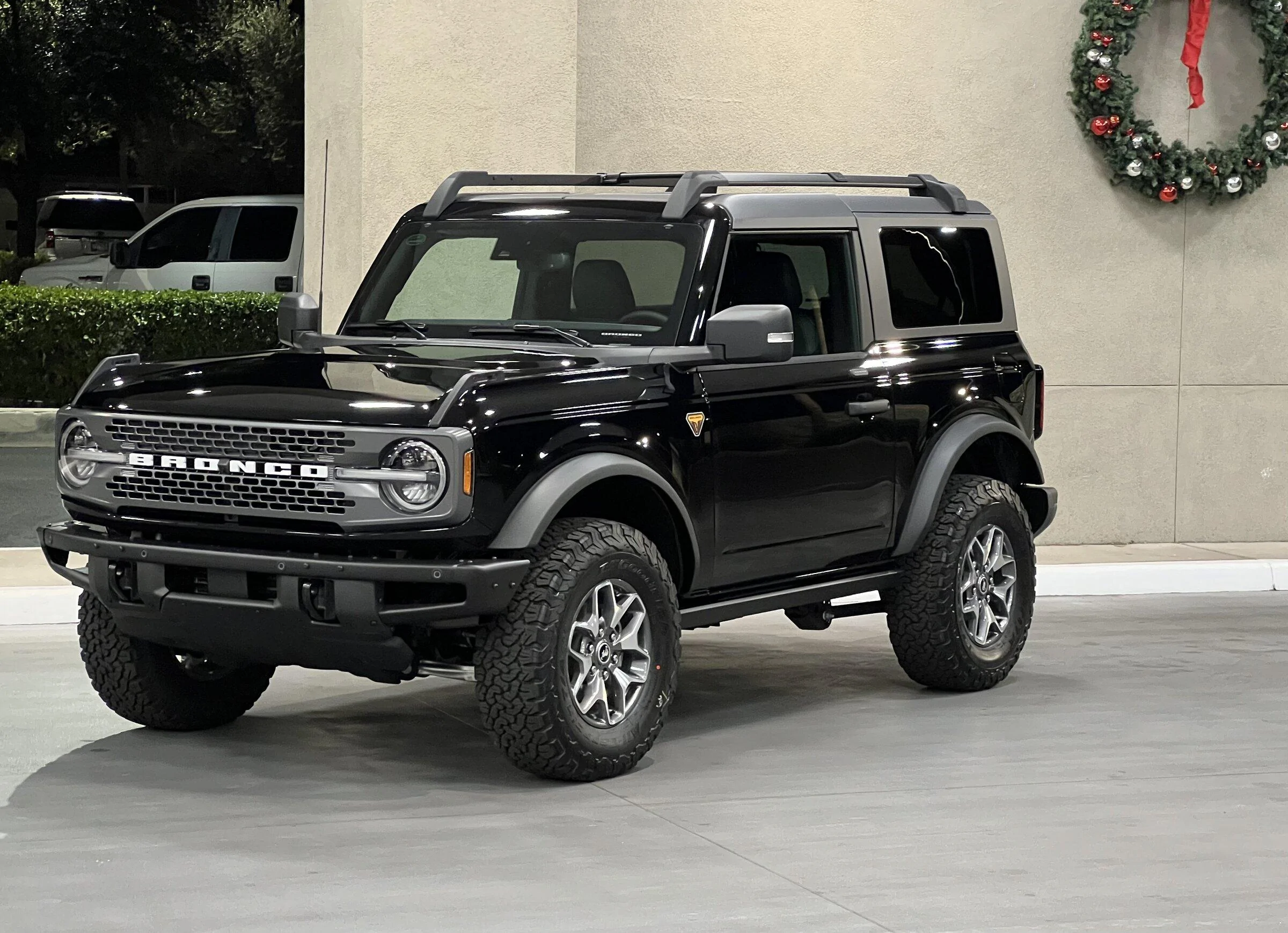 Ford Bronco Request: Carbonized Grey vs Shadow Black pics Badlands 5