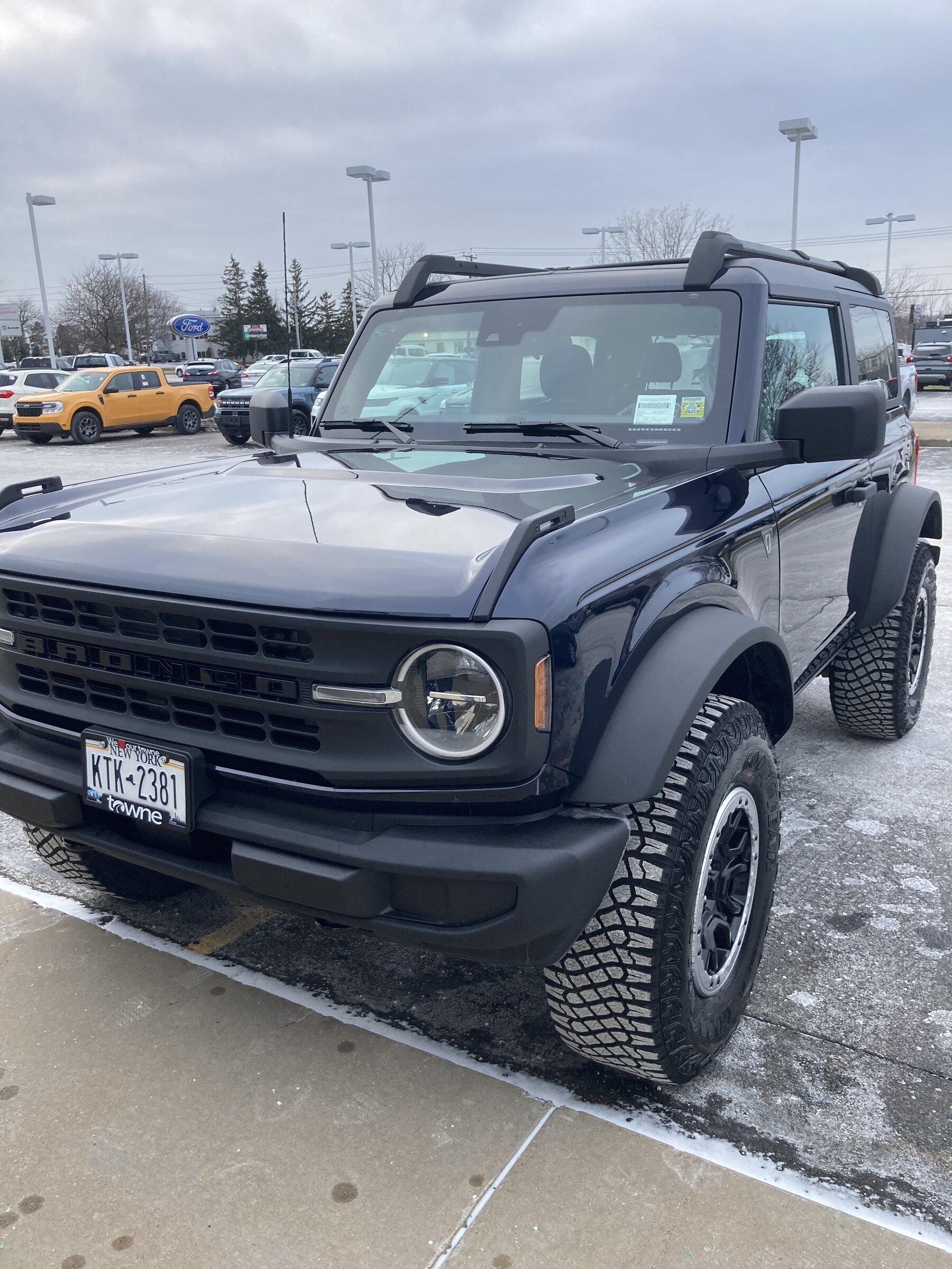 Ford Bronco Request: Carbonized Grey vs Shadow Black pics IMG_4896