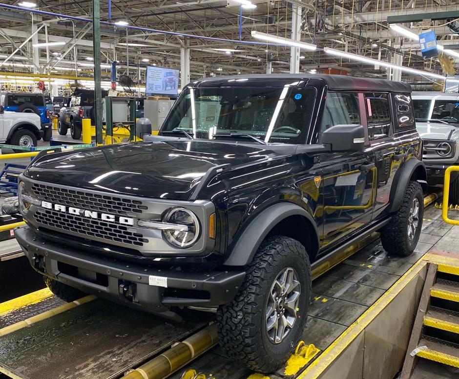 Ford Bronco 🛠 01/24/22 Build Week Group image (1)