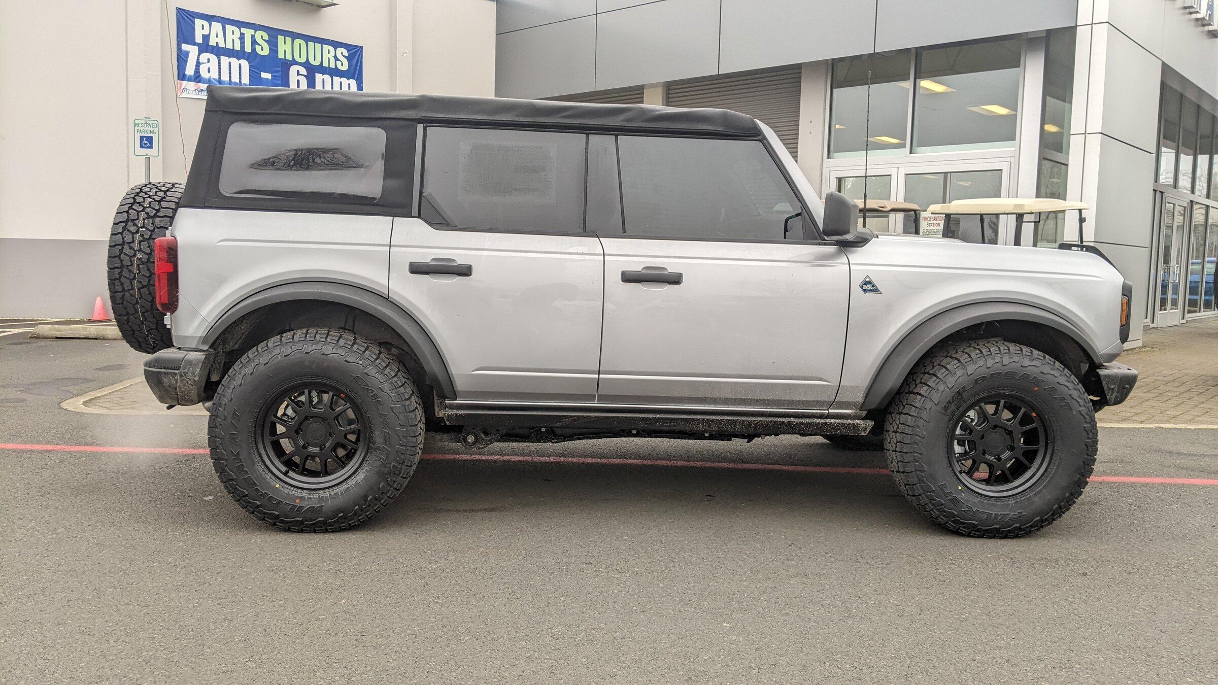 Ford Bronco Ultimate Black Diamond Non-Sasquatch pics thread PXL_20220210_184120459