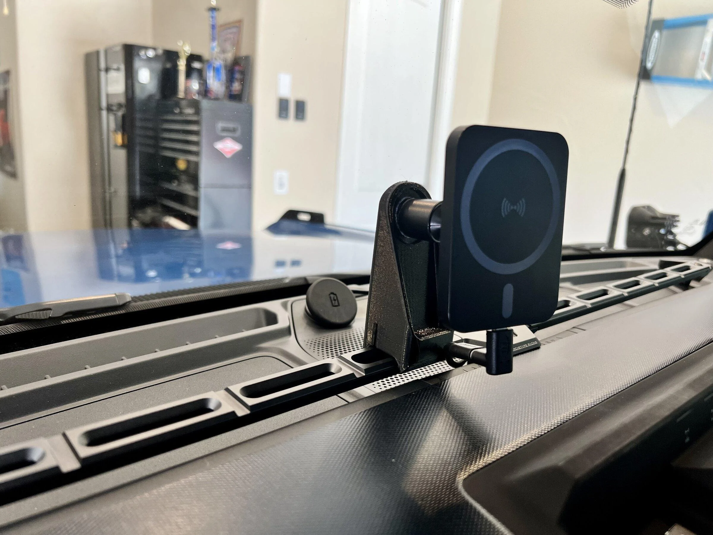 Ford Bronco Phone Mount Wireless Charging IMG-7102