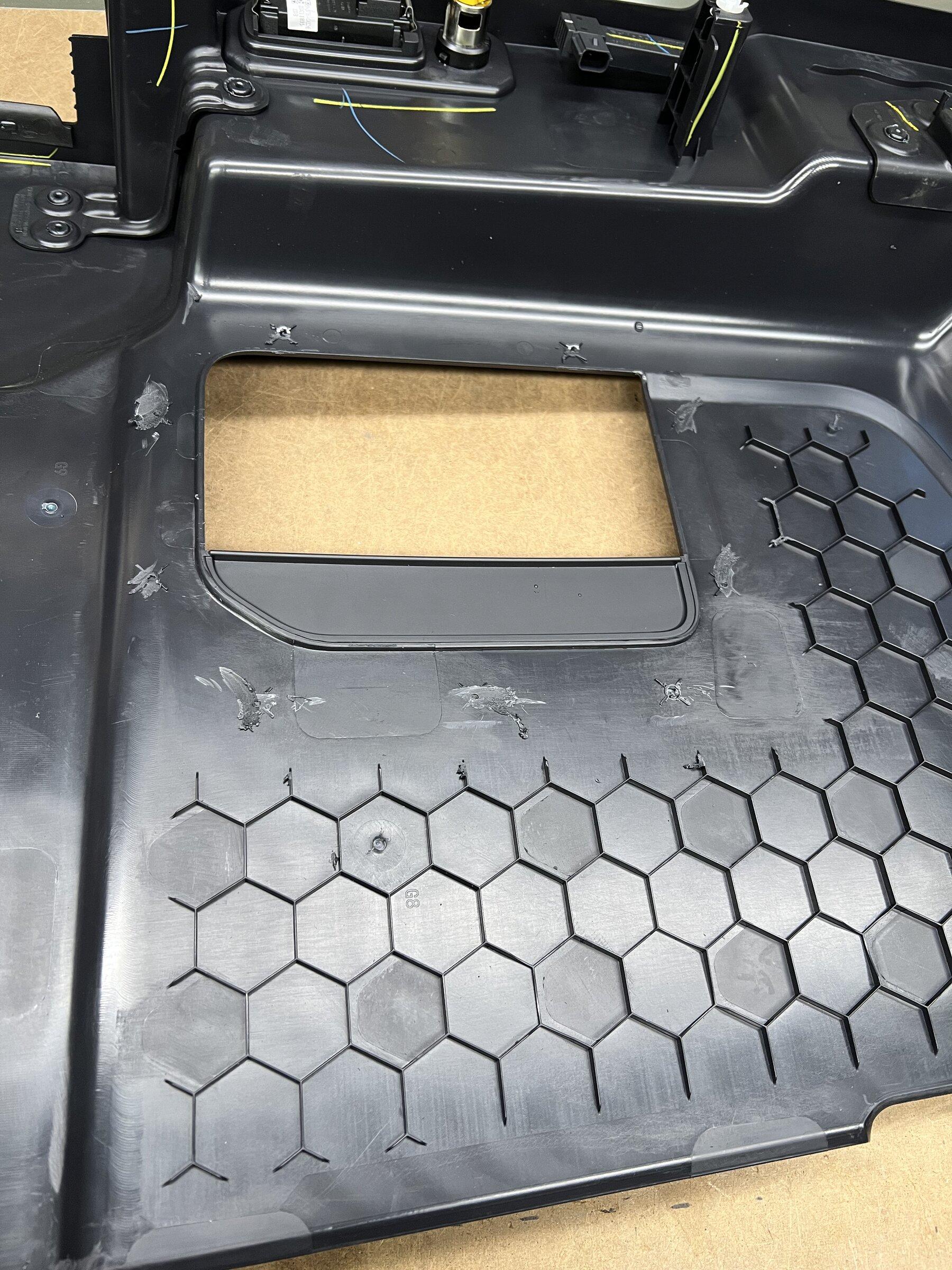 Ford Bronco B&O sub installed on Base Bronco ….sorta…. C103B760-0973-48D3-A6B3-CDE2D77CE463