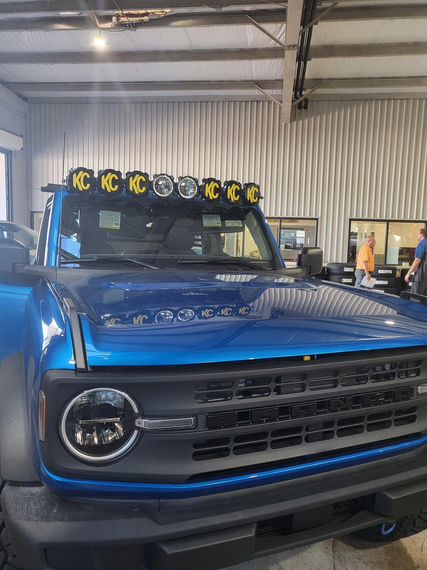 Ford Bronco VELOCITY BLUE Bronco Club 20211202_104751