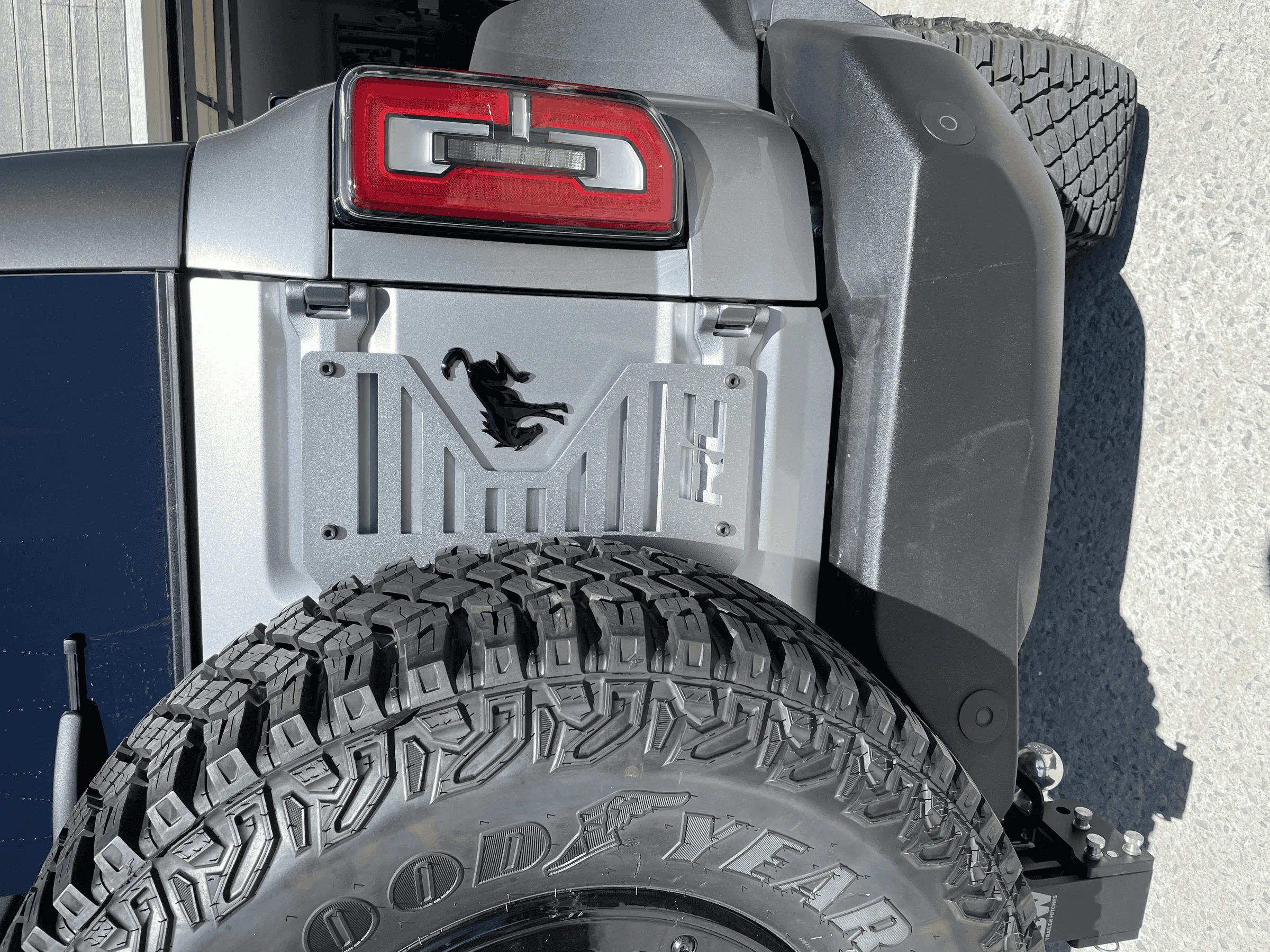 Ford Bronco Gnarly tailgate rattle tempImagekYupKD