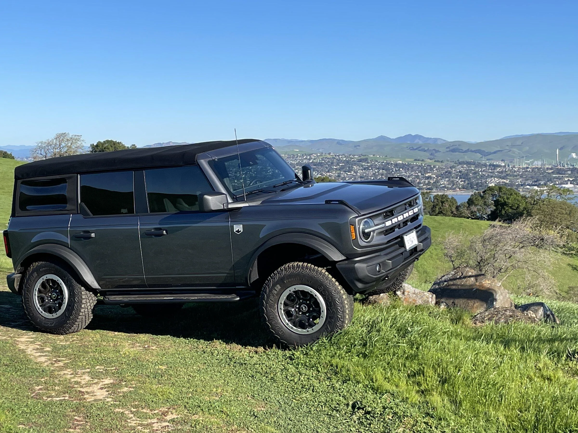 Ford Bronco Up a Hill in Martinez 25DB2E64-F122-4561-AAEB-C5C6CCAC3EFF
