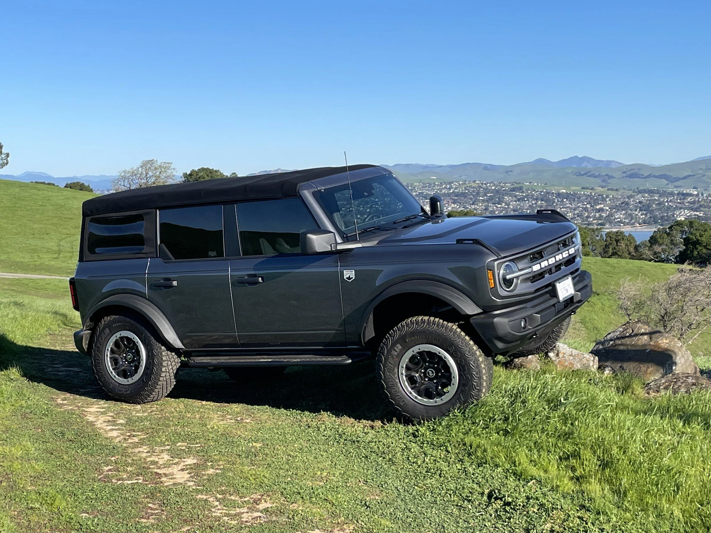 Ford Bronco Up a Hill in Martinez 32E2DCB6-8B69-4AD4-8E0D-18B60AFE0A00
