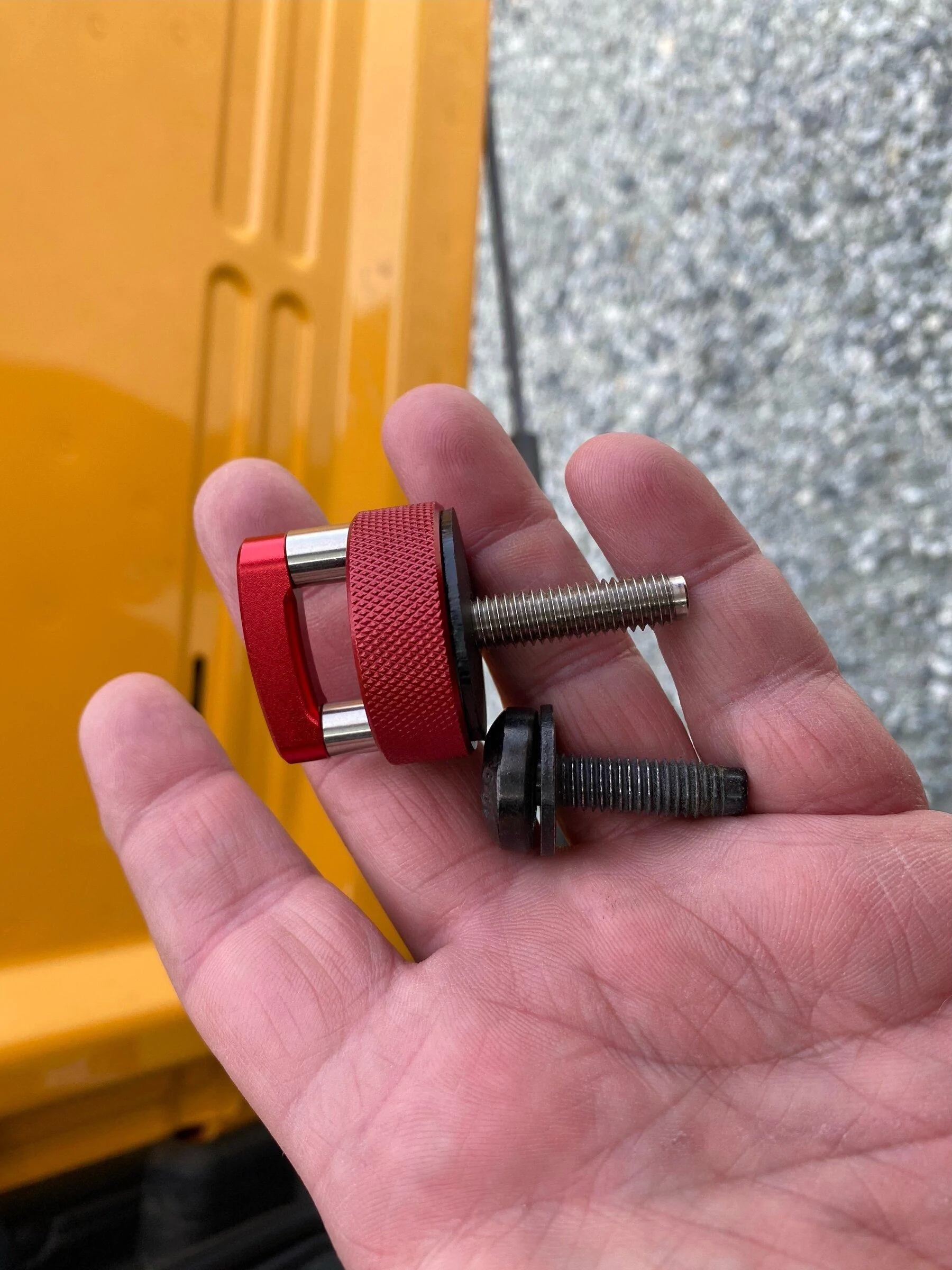 Ford Bronco Rockworkx hard top bolts installed. Removable by hand Bronco bolts 3