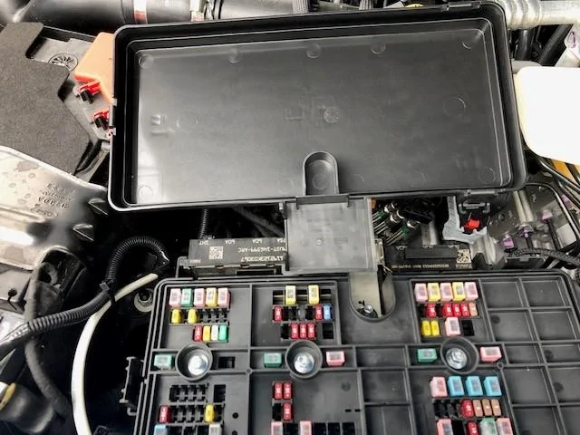 Ford Bronco Fuse Box labels? Bronco engine bay fuse box