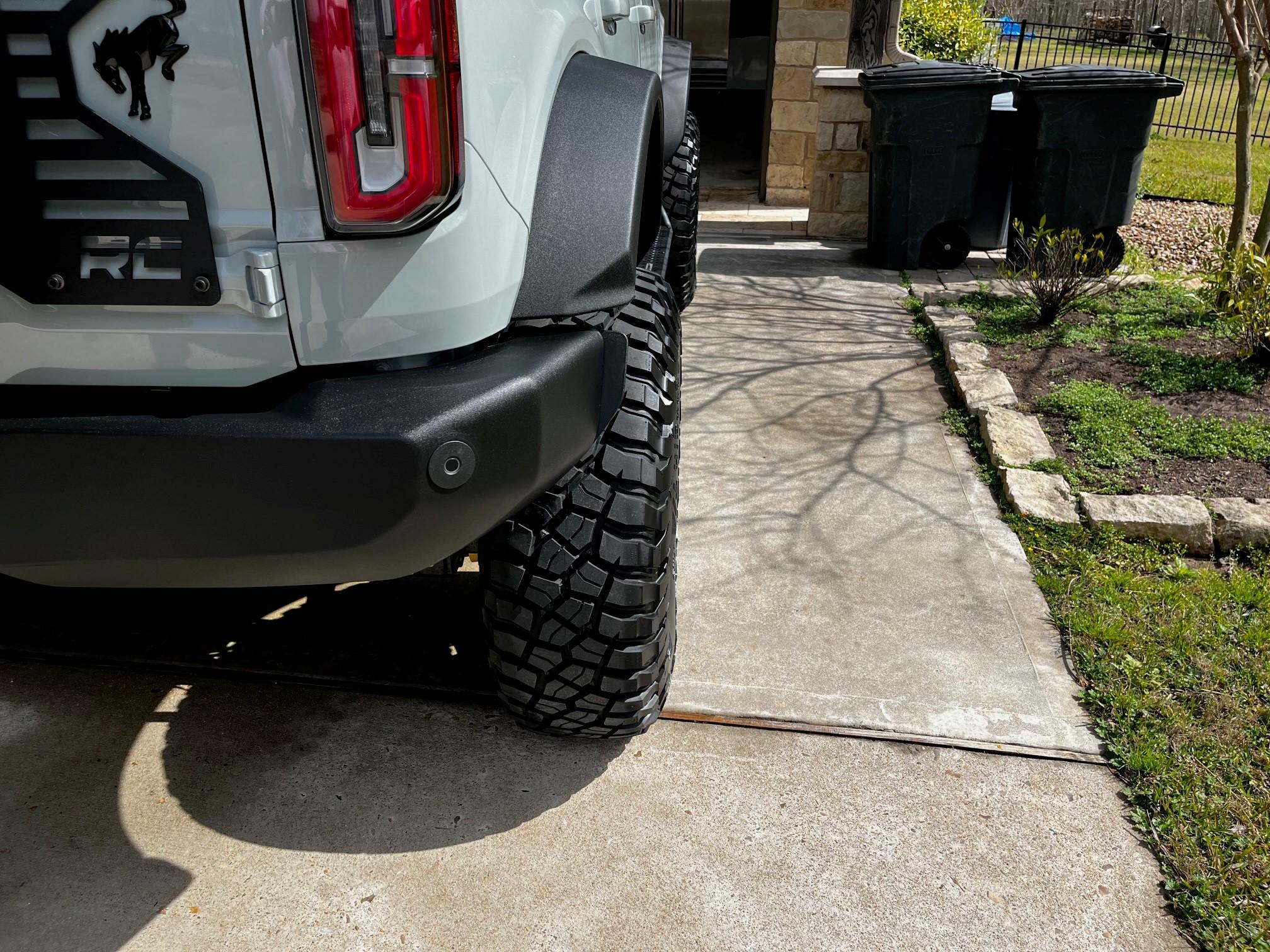 Ford Bronco 37's with 5" Rough Country Lift on Wildtrak Bronco 21-28
