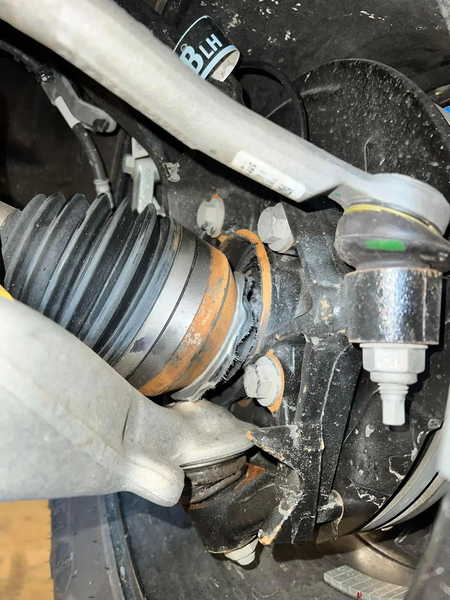 Ford Bronco Leaking Front Axle?!! FF6F39DB-44E6-45E2-B1FD-237AF34B364B