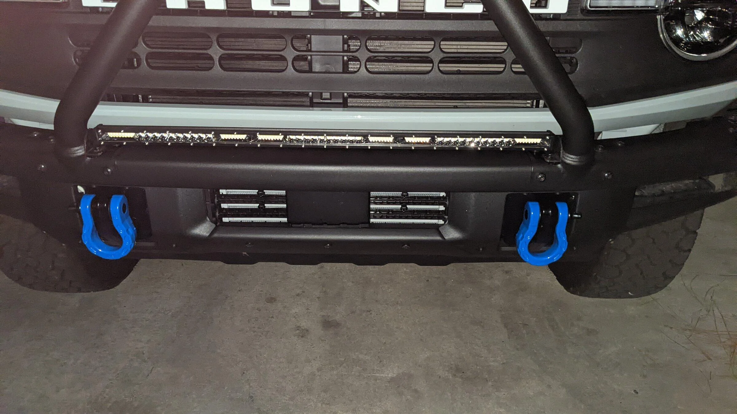 Ford Bronco Cheap 30" light bar installed PXL_20220222_022522154