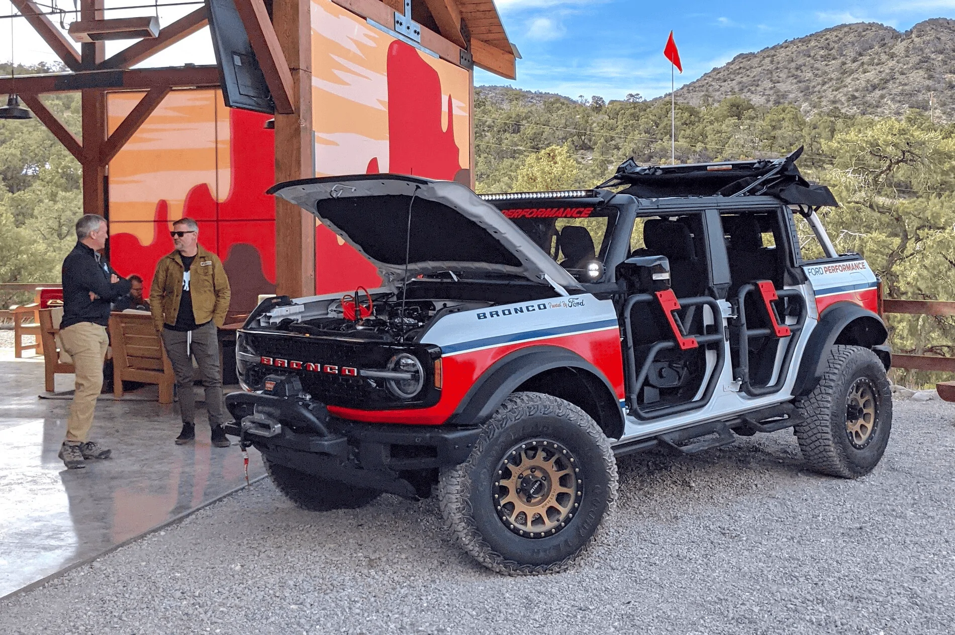 Ford Bronco Bronco Gets Removable Hoop Step Option From Factory 1645583220200