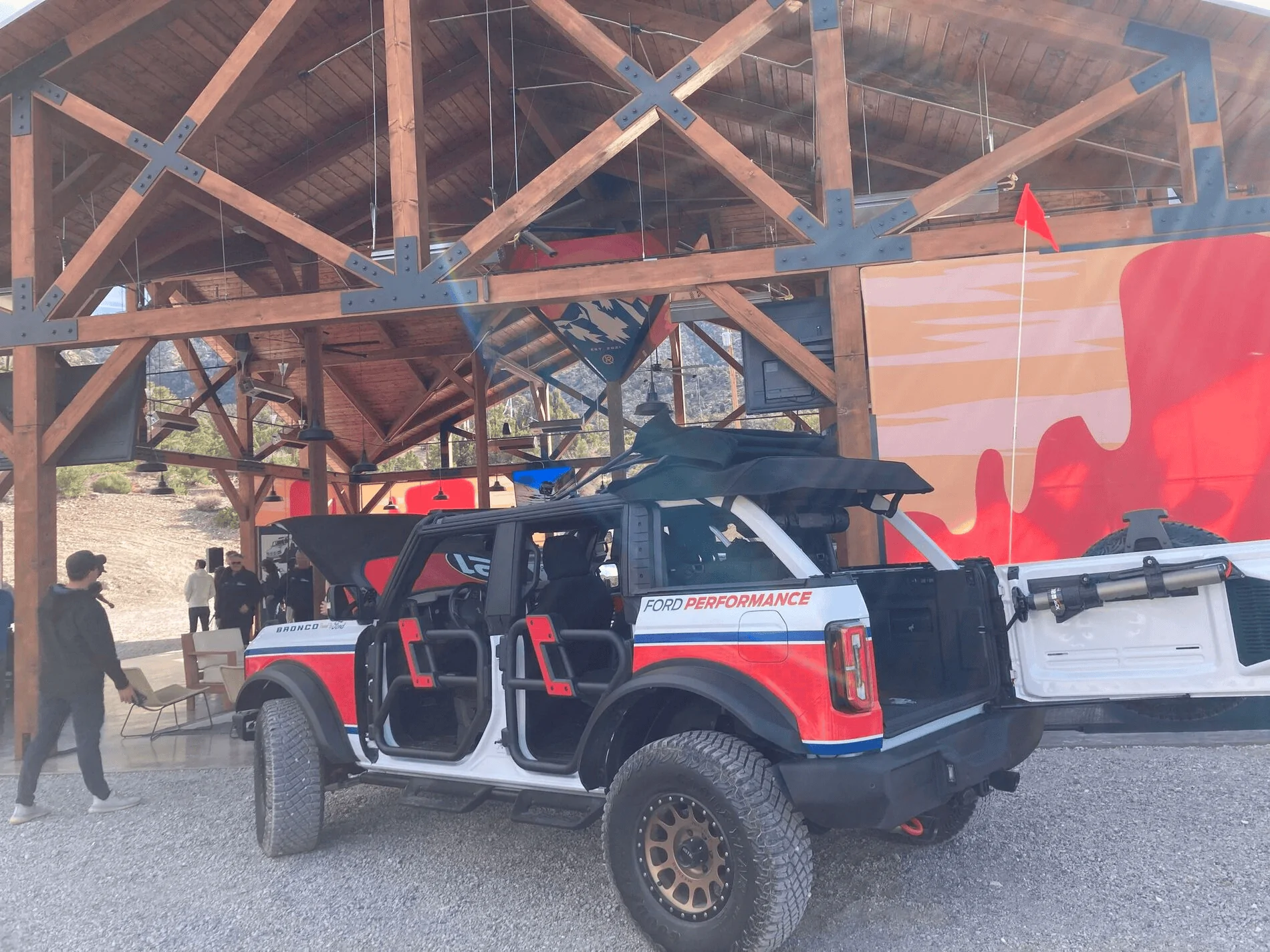Ford Bronco Bronco Gets Removable Hoop Step Option From Factory 1645583264170