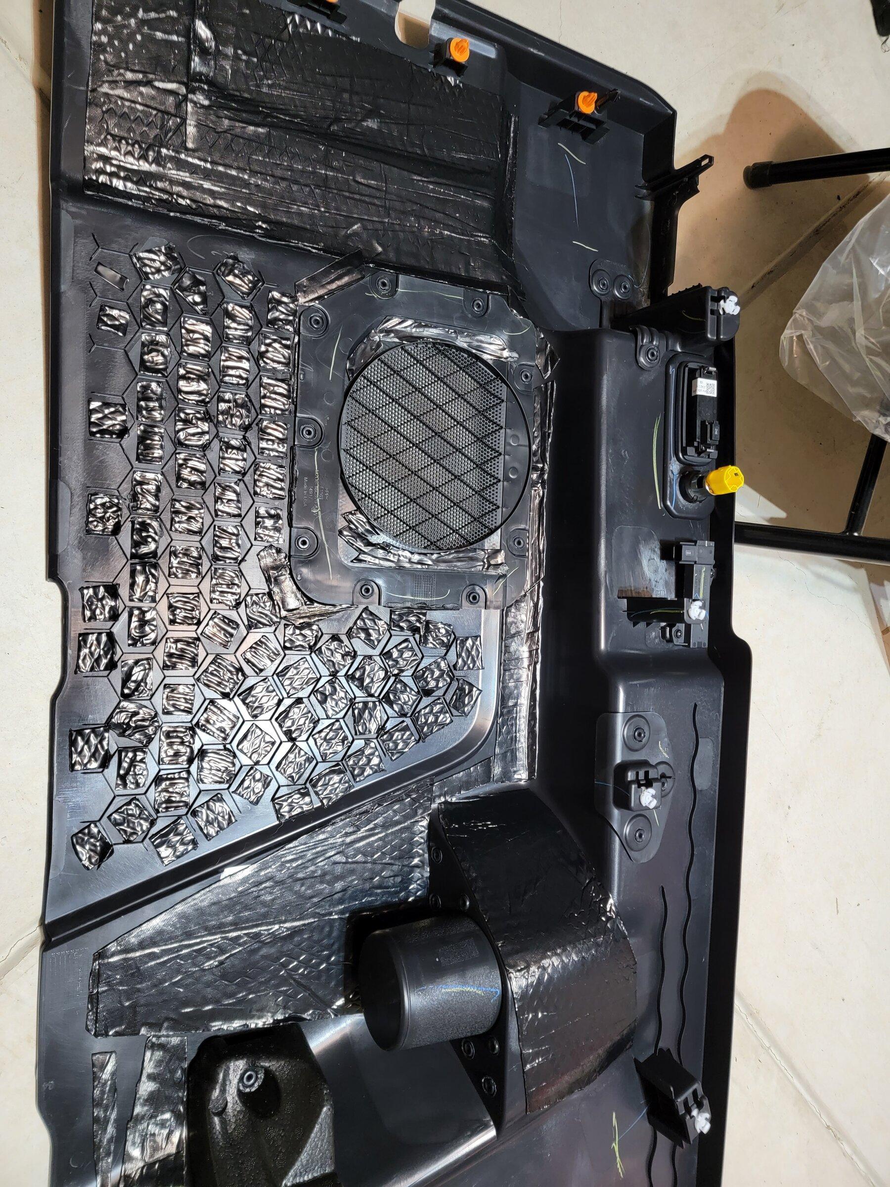 Ford Bronco Cargo area side panel diagram / sub rattle 20220222_204053