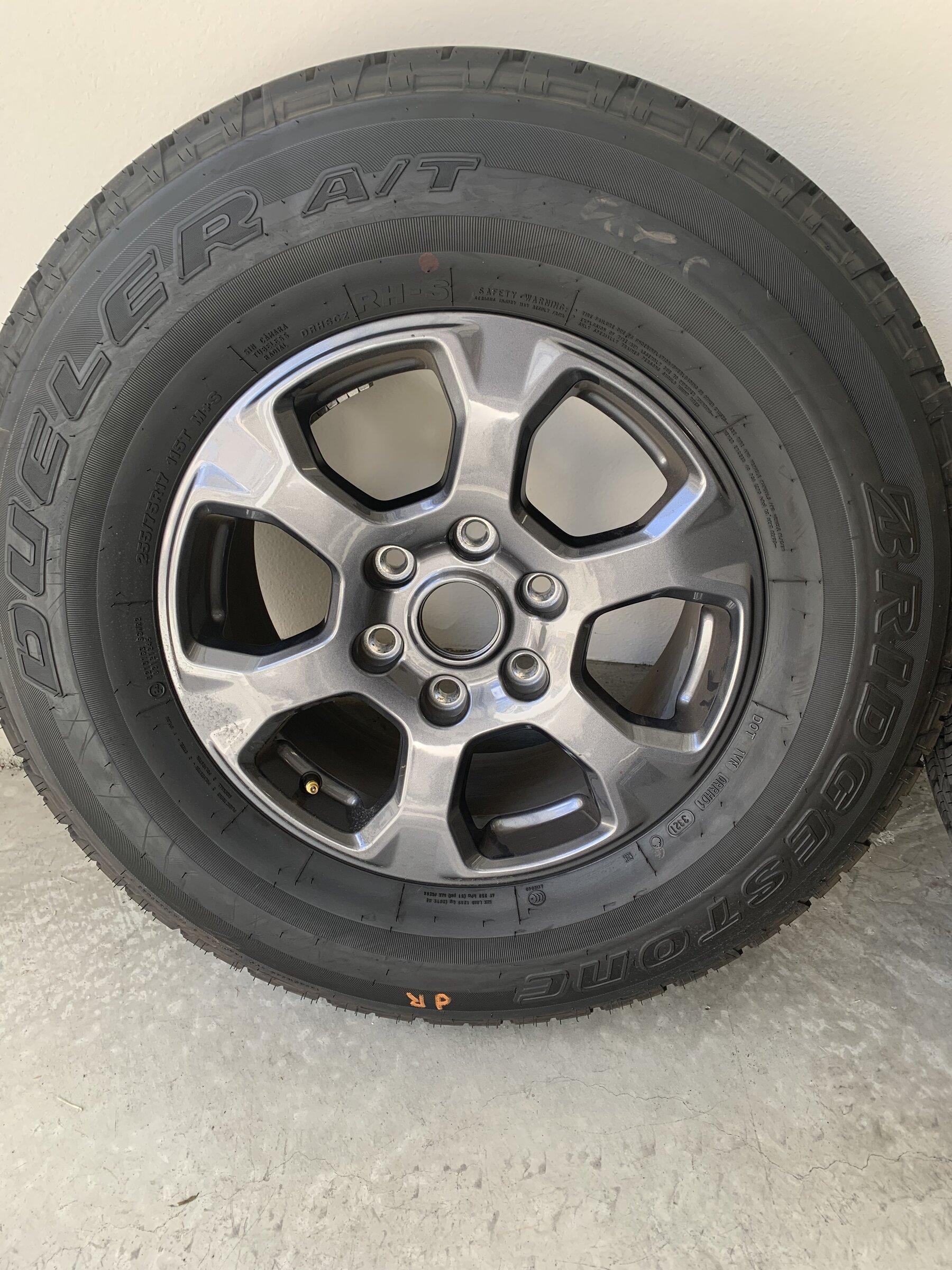 Ford Bronco Big Bend Wheels, Tires, and Grill BE71EF5F-BF84-4A0E-9A18-083260DB7654