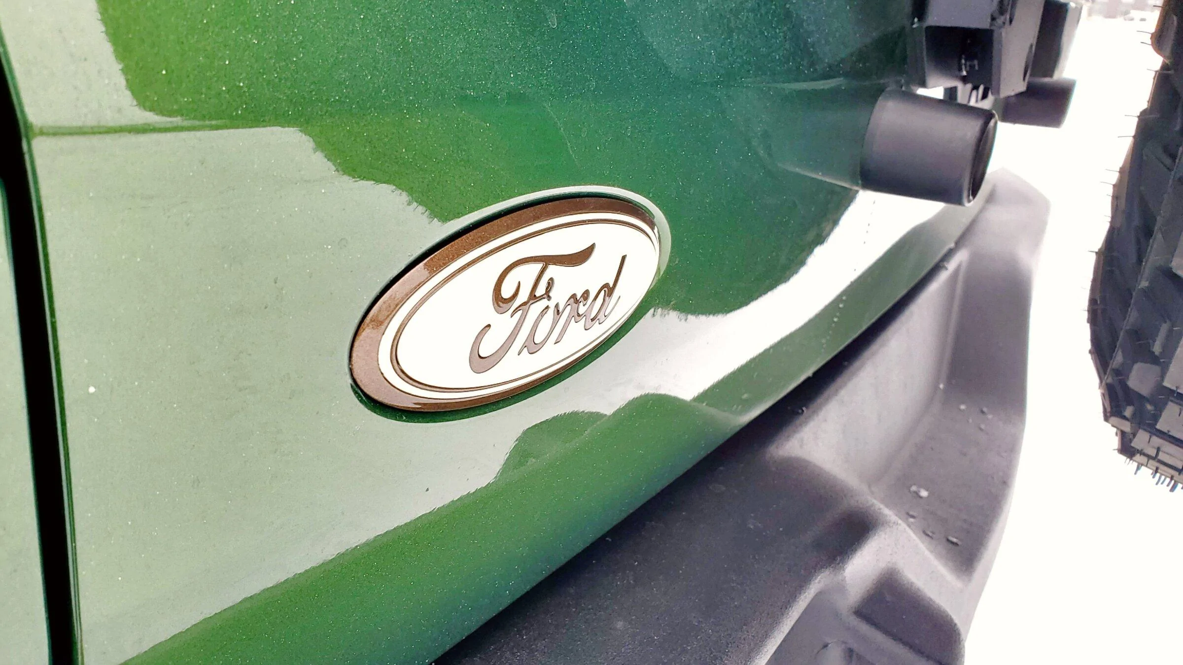 Ford Bronco ERUPTION GREEN Bronco Club Picsart_22-02-23_16-34-36-821
