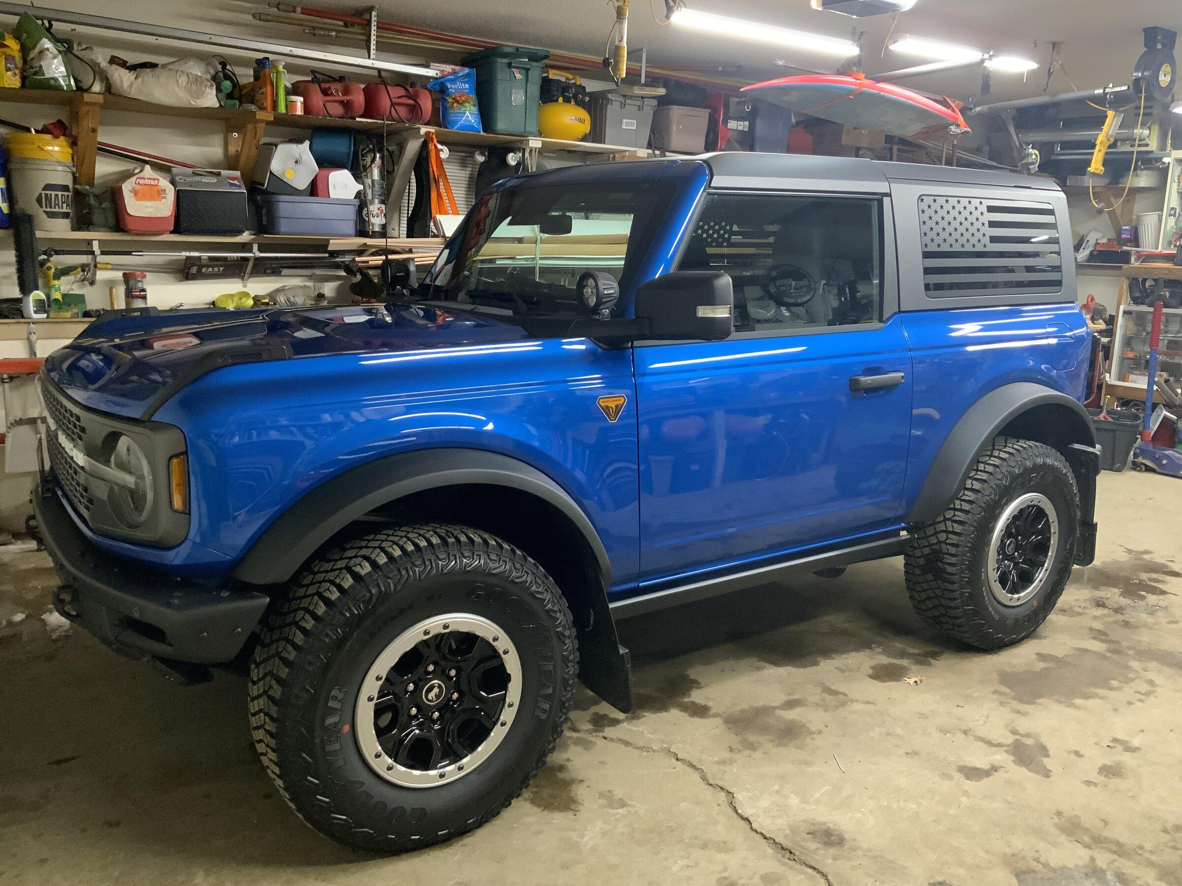 Ford Bronco VELOCITY BLUE Bronco Club 9A3E087A-2247-45F9-B363-D36C72488FDC