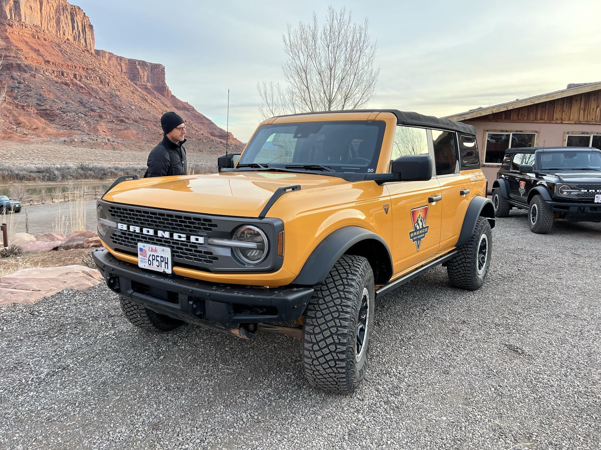 Ford Bronco Windshield Issue? IMG_1181