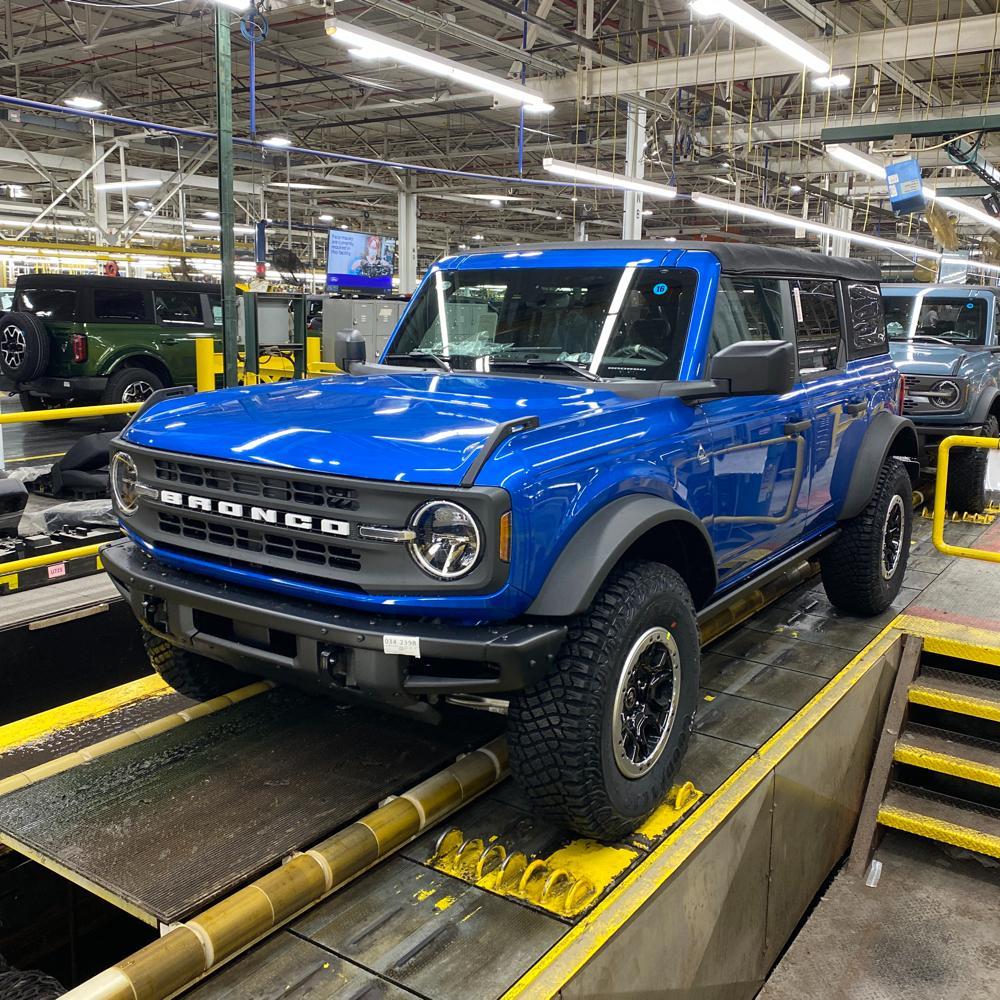 Ford Bronco Velocity Blue image